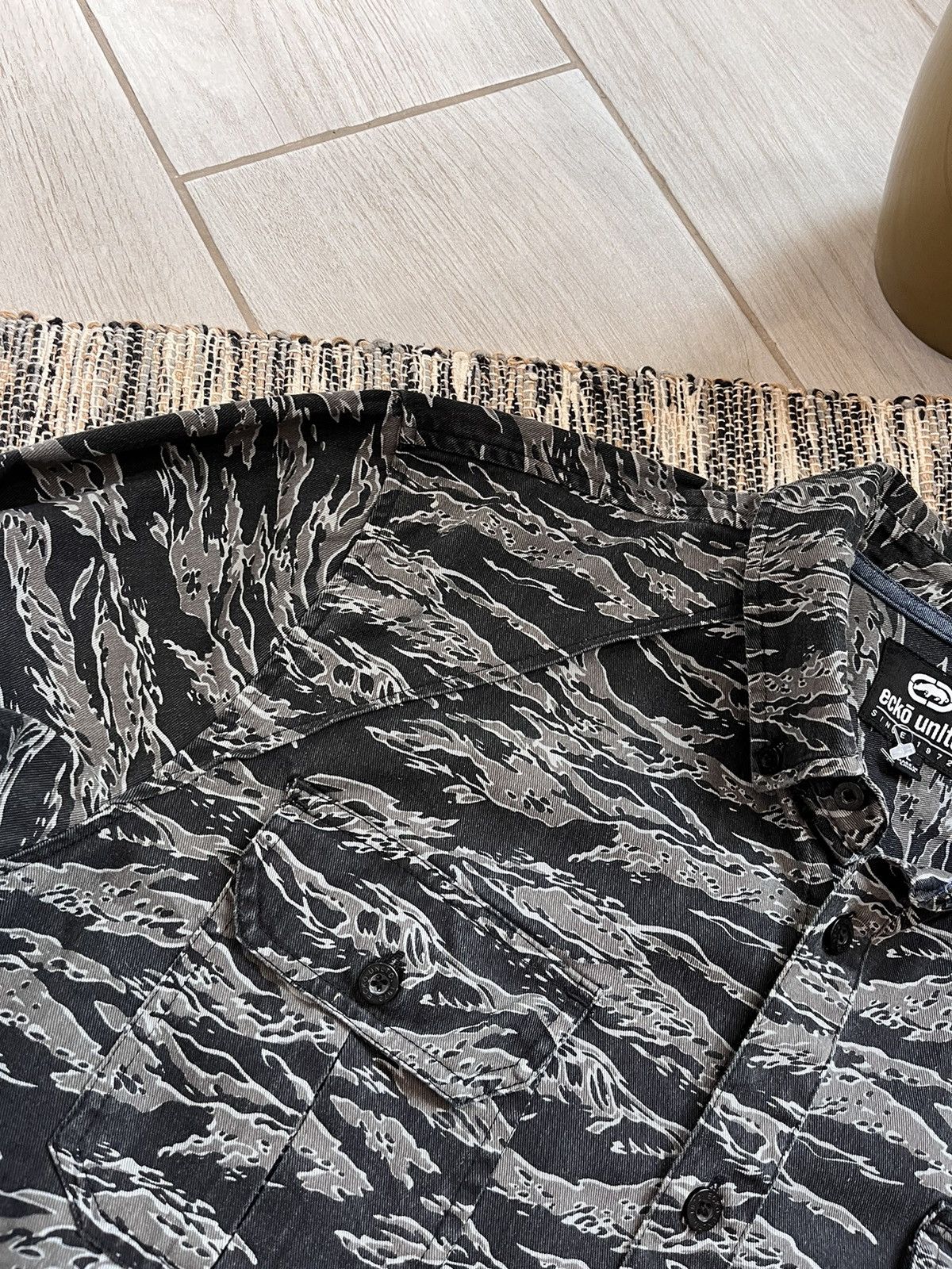 Ecko Unltd. × Vintage Ecko Unlimited shirt animal print sk8 streetwear overshirt Size US L / EU 52-54 / 3 - 15 Thumbnail