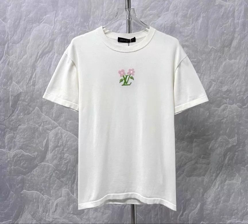 Louis Vuitton White Short Sleeve Shirt with Floral Emblem Size US XL / EU 56 / 4 - 1 Thumbnail