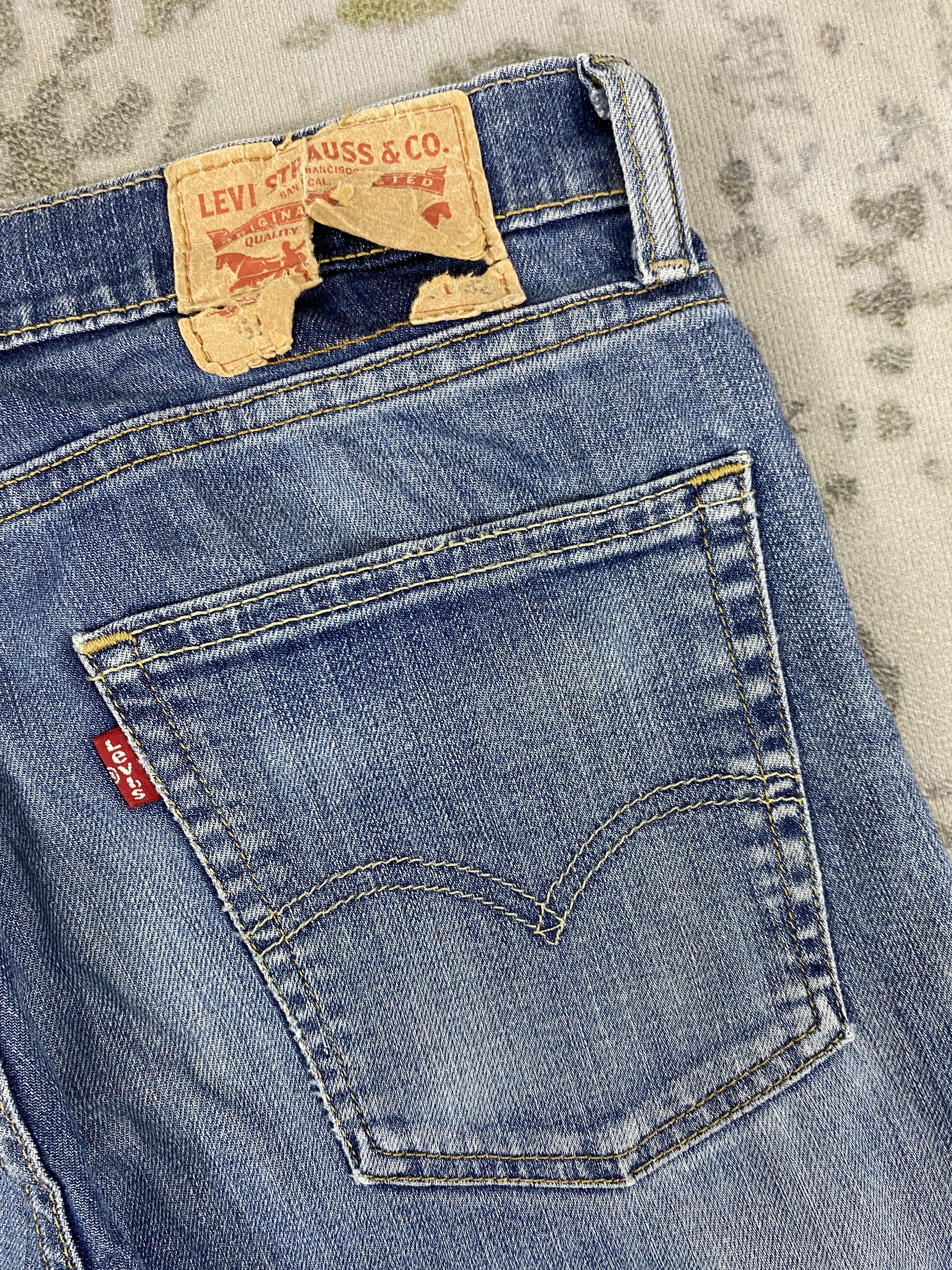 Levi's Faded Blue Vintage Levi's Jeans 33x30 Denim- JN3593 Size US 33 - 14 Thumbnail