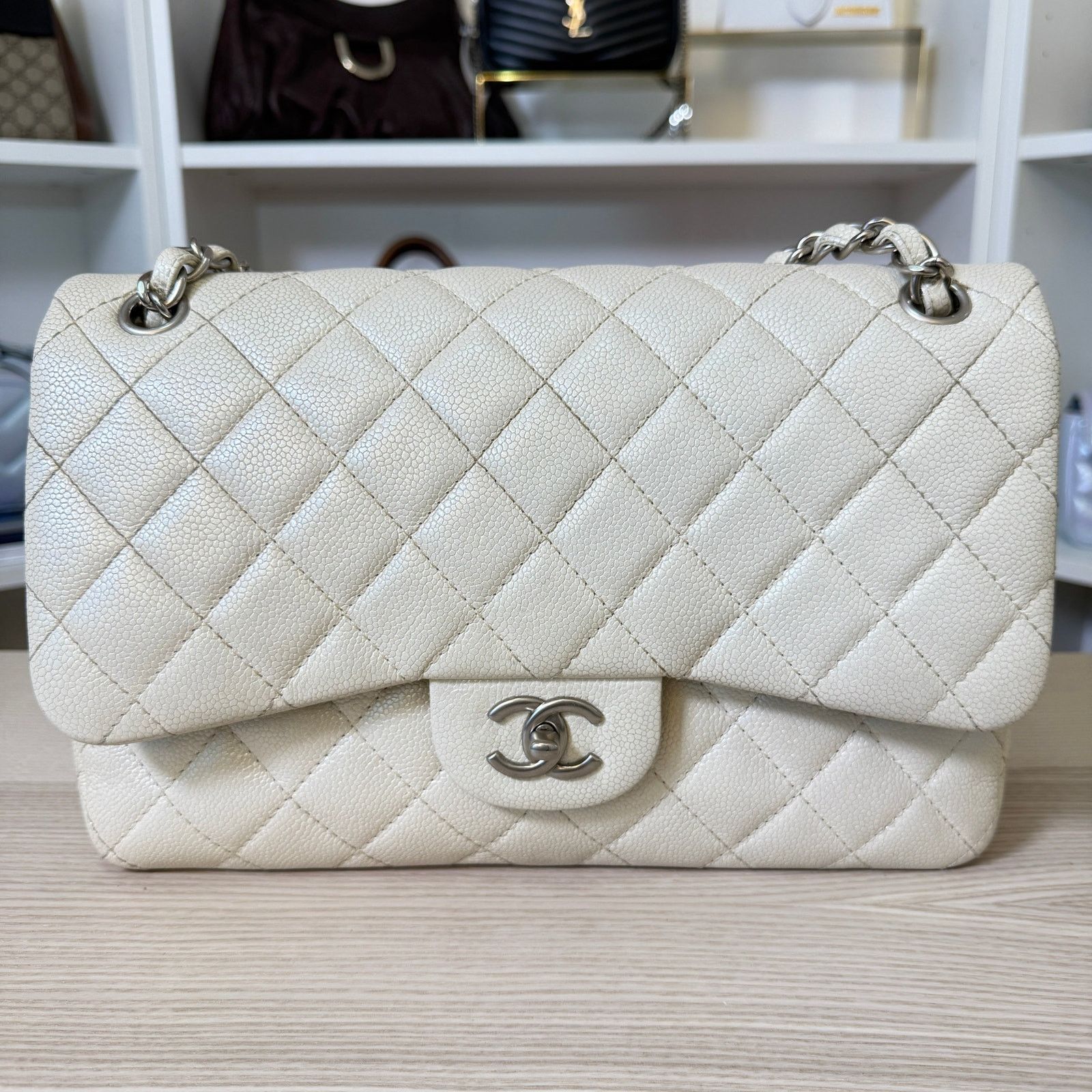 Chanel Chanel Pearly Caviar Quilted Jumbo Double Flap Dark White Size ONE SIZE - 2 Thumbnail