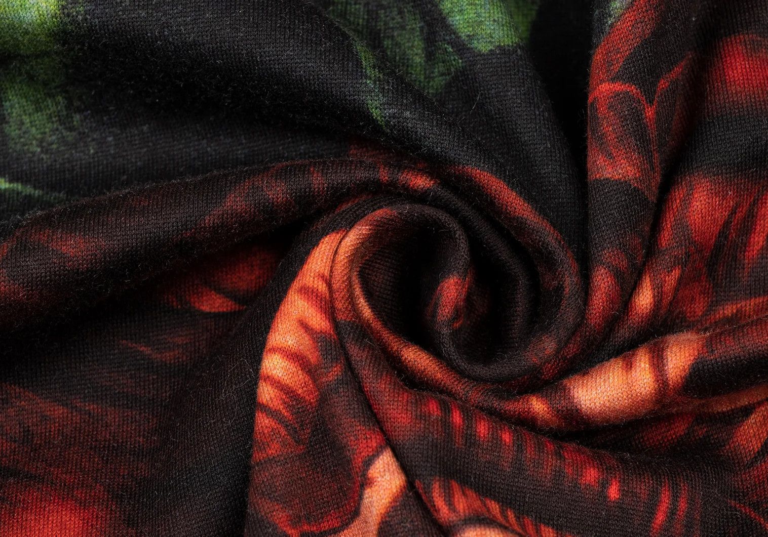 Yohji Yamamoto Cotton Rose Dolman Sleeve Hem T-Shirt Black Red Green Size US M / EU 48-50 / 2 - 9 Thumbnail