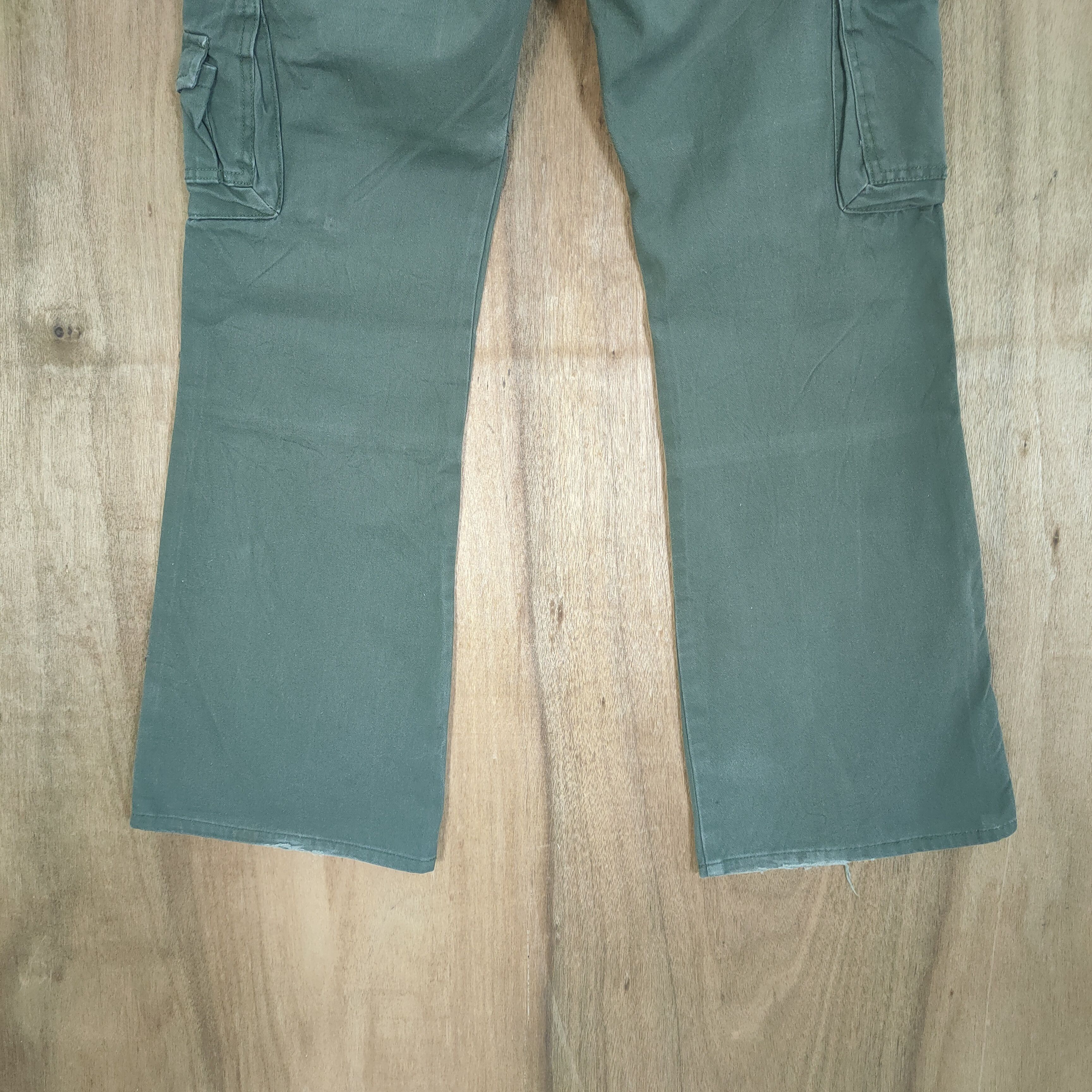 Roots ROOT THREE GREEN FLARED CARGO PANTS Size US 33 - 11 Thumbnail