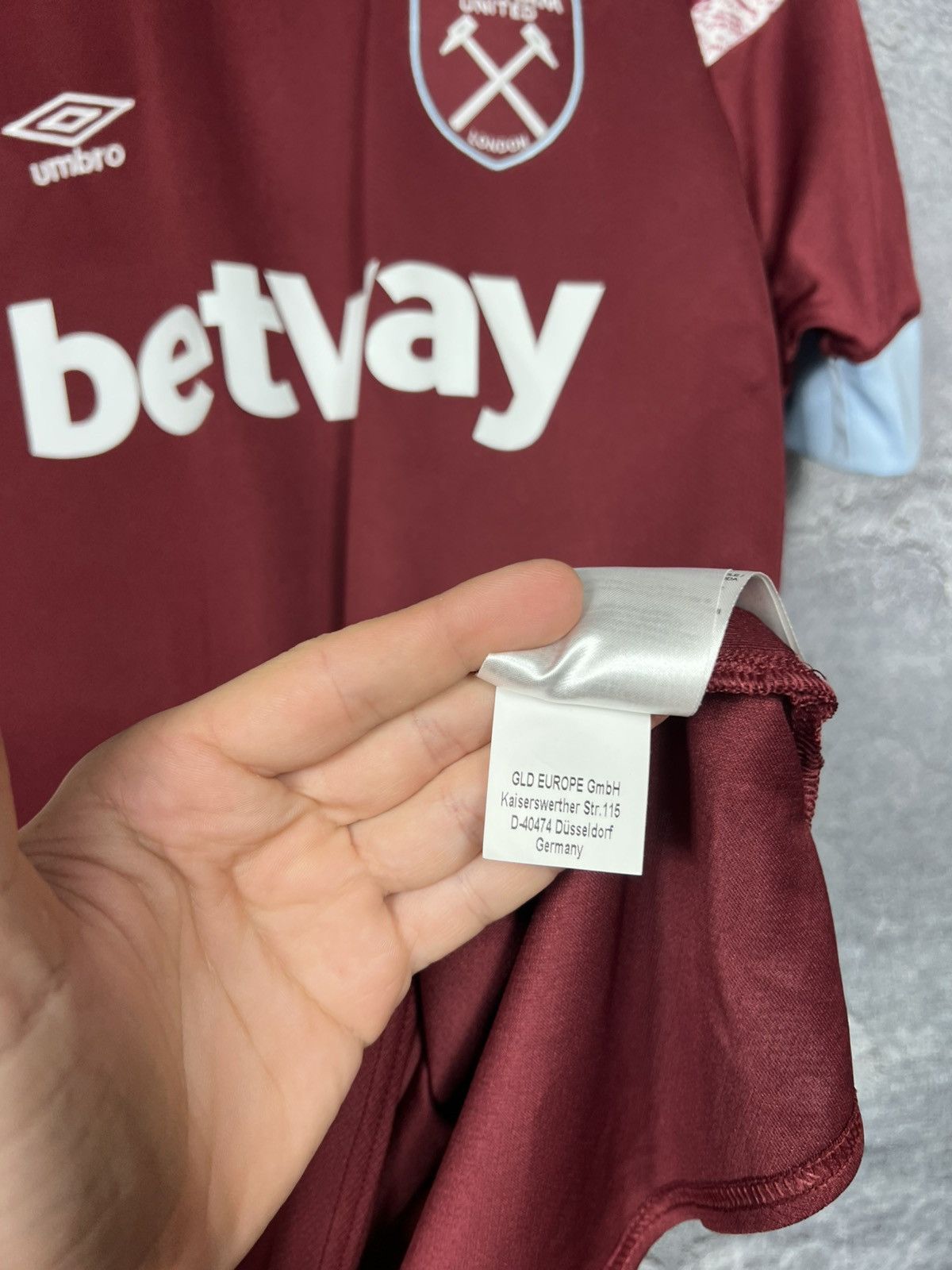 Umbro Umbro West Ham United 2022/23 Hone Jersey T-shirt Size Xl Size US XL / EU 56 / 4 - 9 Thumbnail
