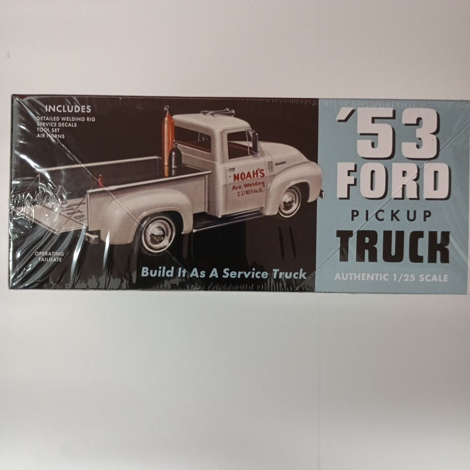 Other 1953 Ford Pickup Truck Plastic Model Car Kit 1:25 scale Size ONE SIZE - 2 Thumbnail