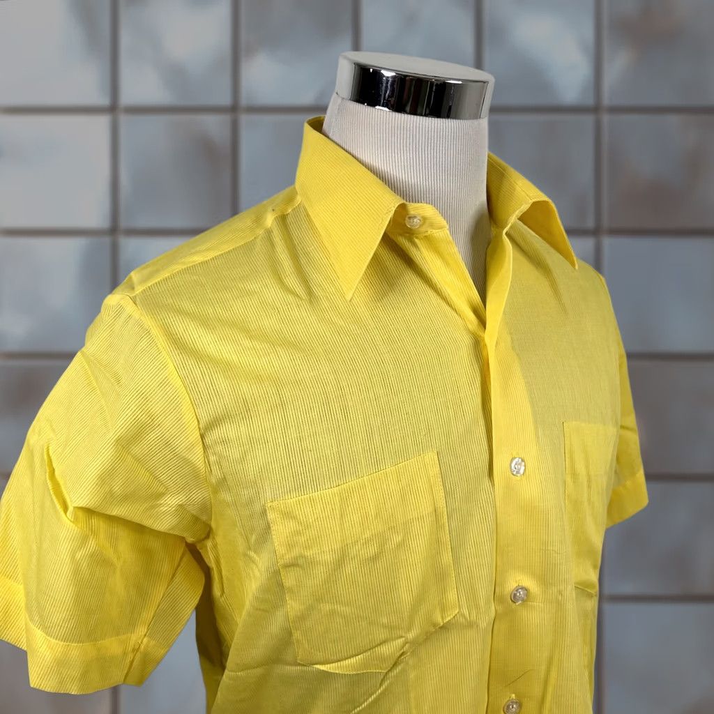 Vintage VINTAGE Conway Marshall Field Size 15 Shirt Yellow Cotton Blend Short Sleeve Button-Up Men Size US M / EU 48-50 / 2 - 1 Thumbnail