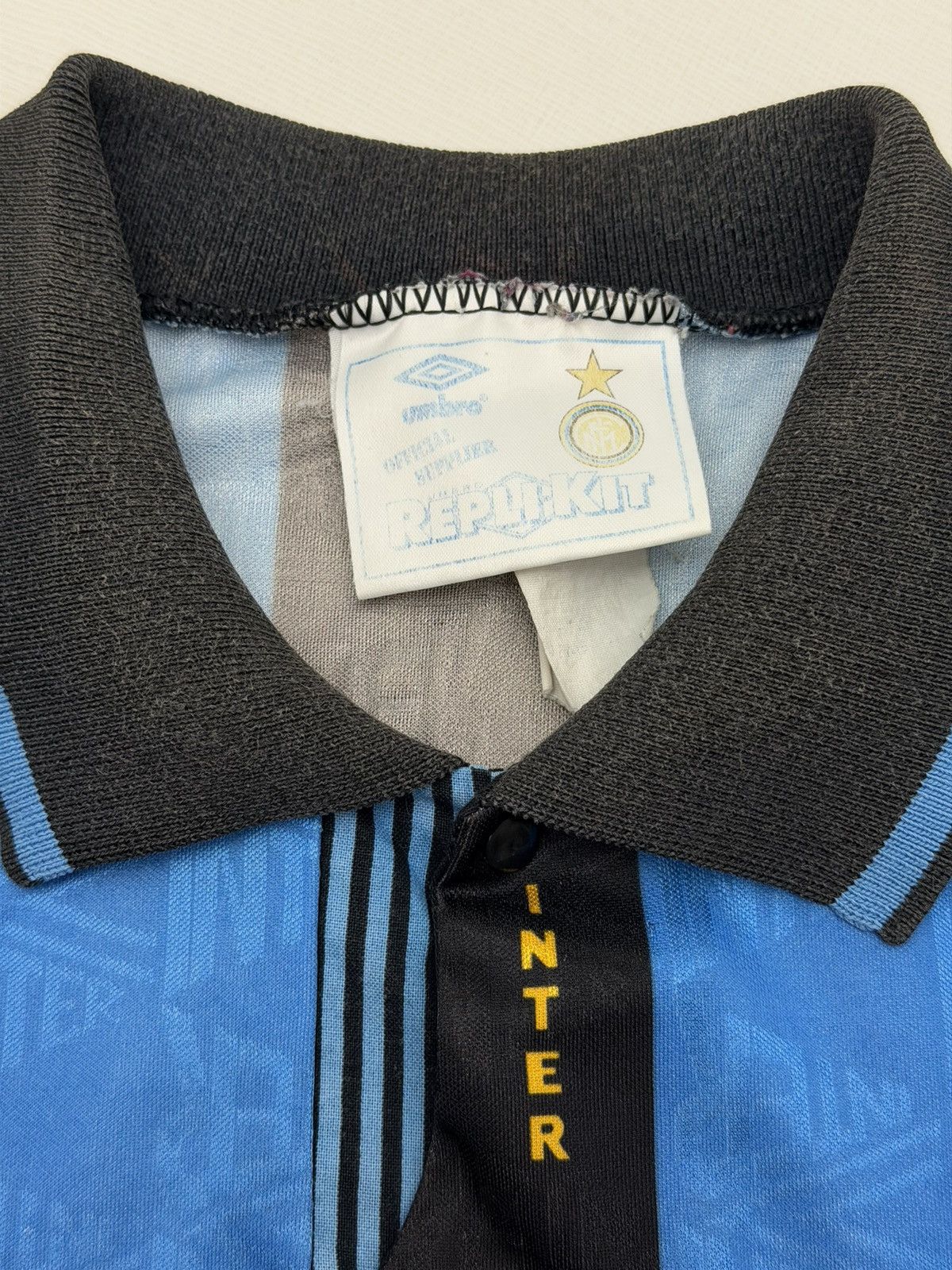 Umbro Vintage 1994 Umbro Inter Milan Home Football SoccerJersey XL Size US XL / EU 56 / 4 - 6 Thumbnail