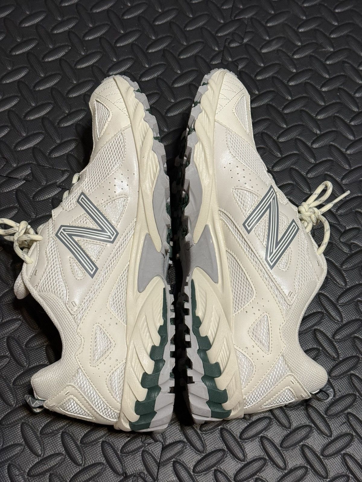 New Balance NEW BALANCE ML610TAG WHITE BEIGE Size US 12 / EU 45 - 3 Thumbnail