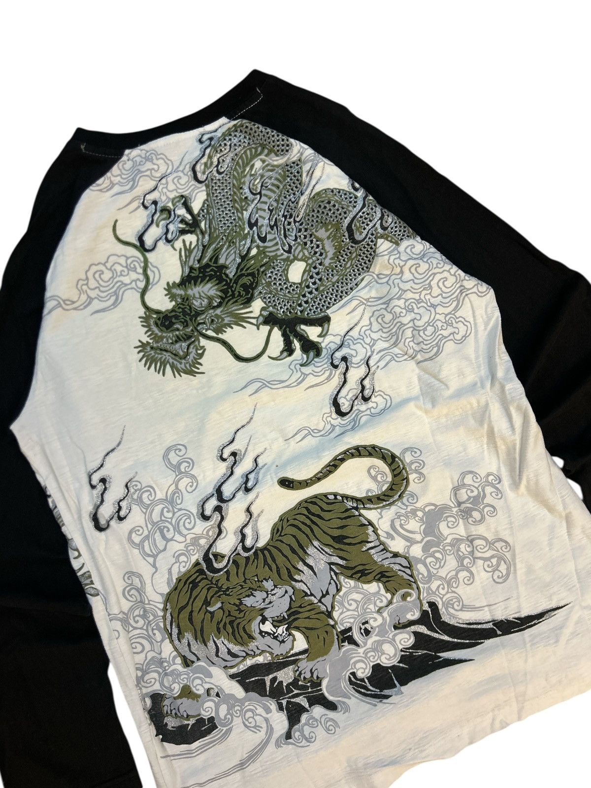 Japanese Brand OFFER ME⚡️🐉 Vintage Y2K Dragon & Tiger Embroidered Raglan Tee Size US L / EU 52-54 / 3 - 4 Thumbnail