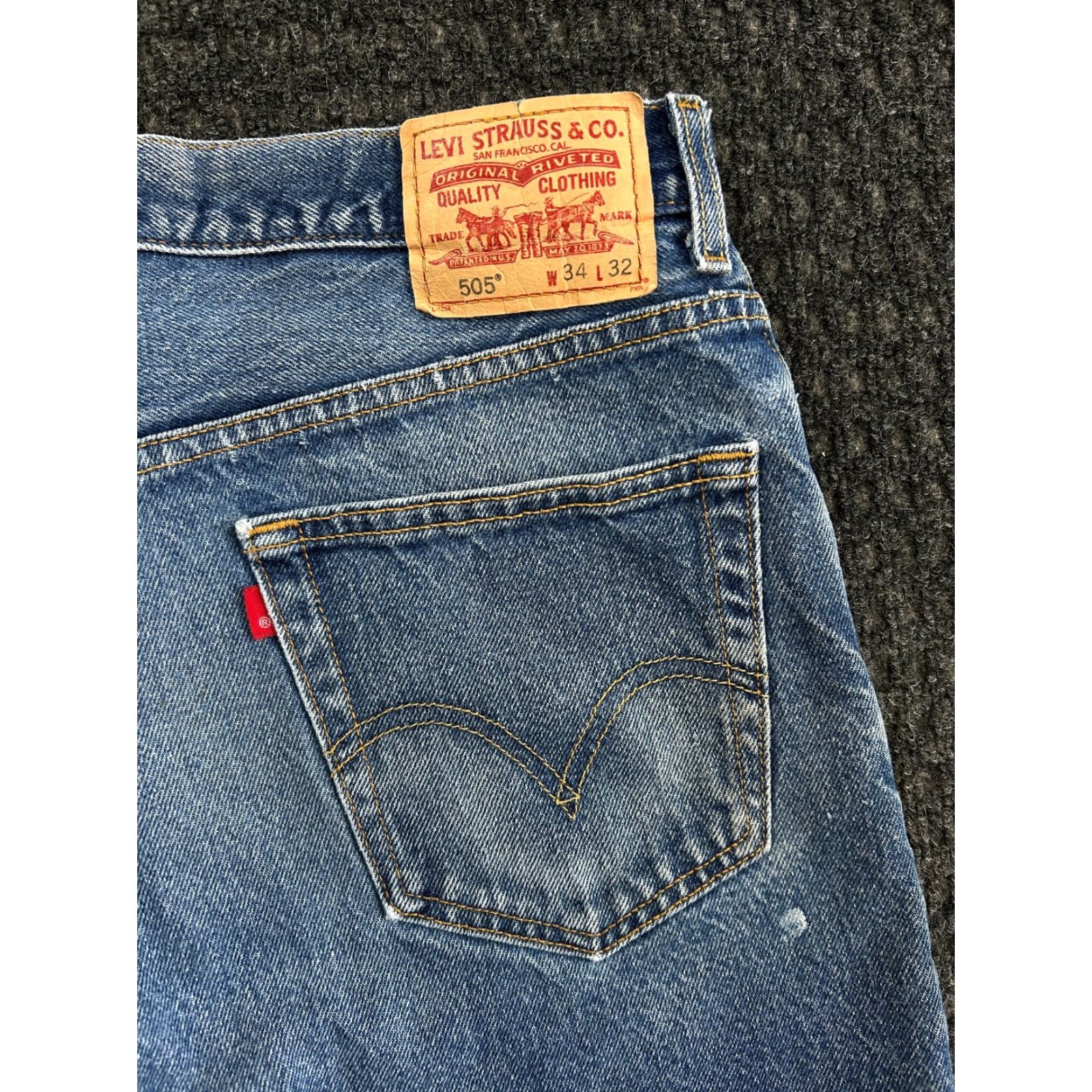 Levi's VINTAGE Levi’s 505 Jeans Straight Regul ar Fit 34 x 32 Blue Denim 5-Pocket Distressed Men Jeans 80s 90s Biker Rock Hip Hop USA 34 Mens Size US 34 / EU 50 - 4 Thumbnail