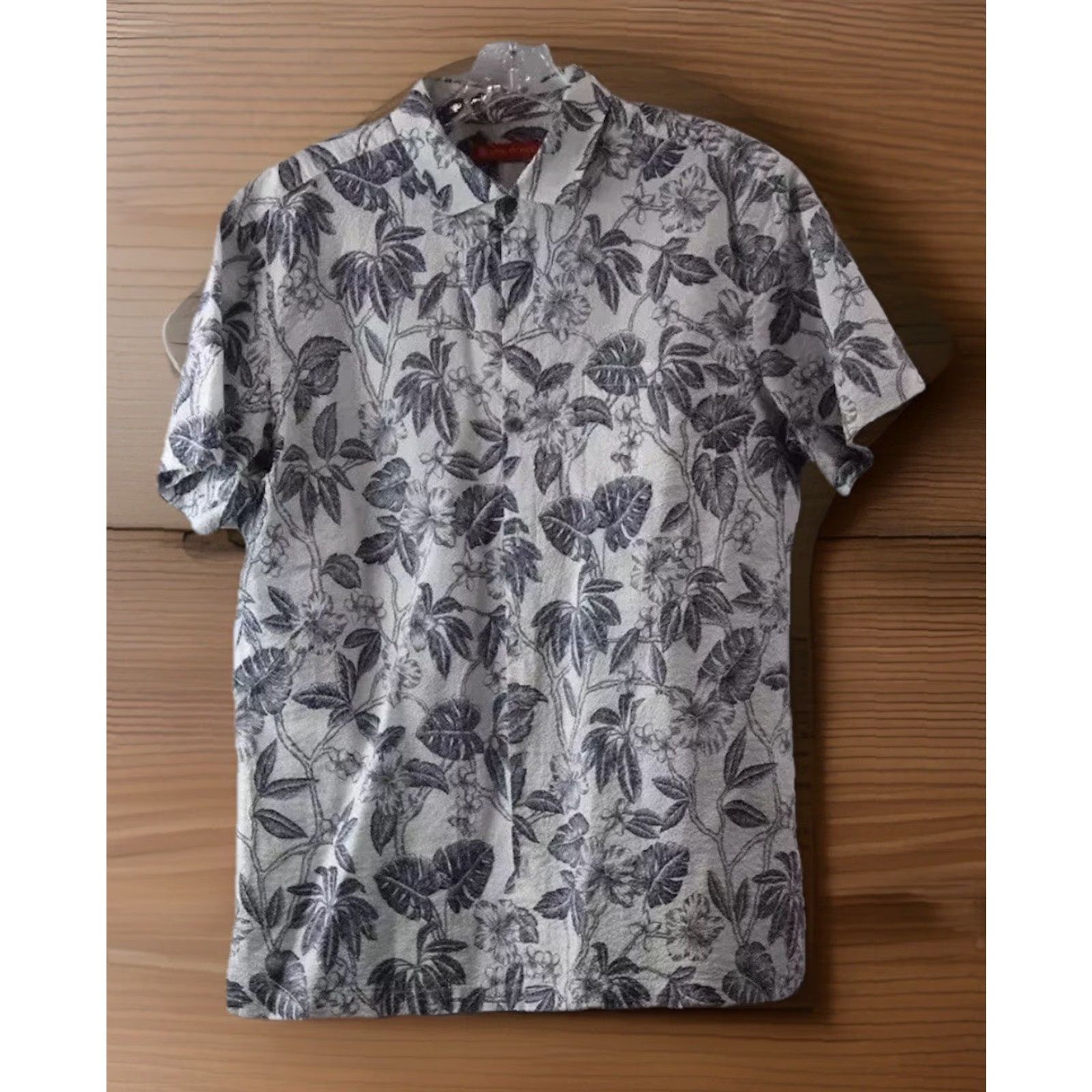Tori Richard Tori Richard Dress Shirt Men M White Maui Waves Floral Textured ButtonUp Shirt Size 40R - 2 Thumbnail