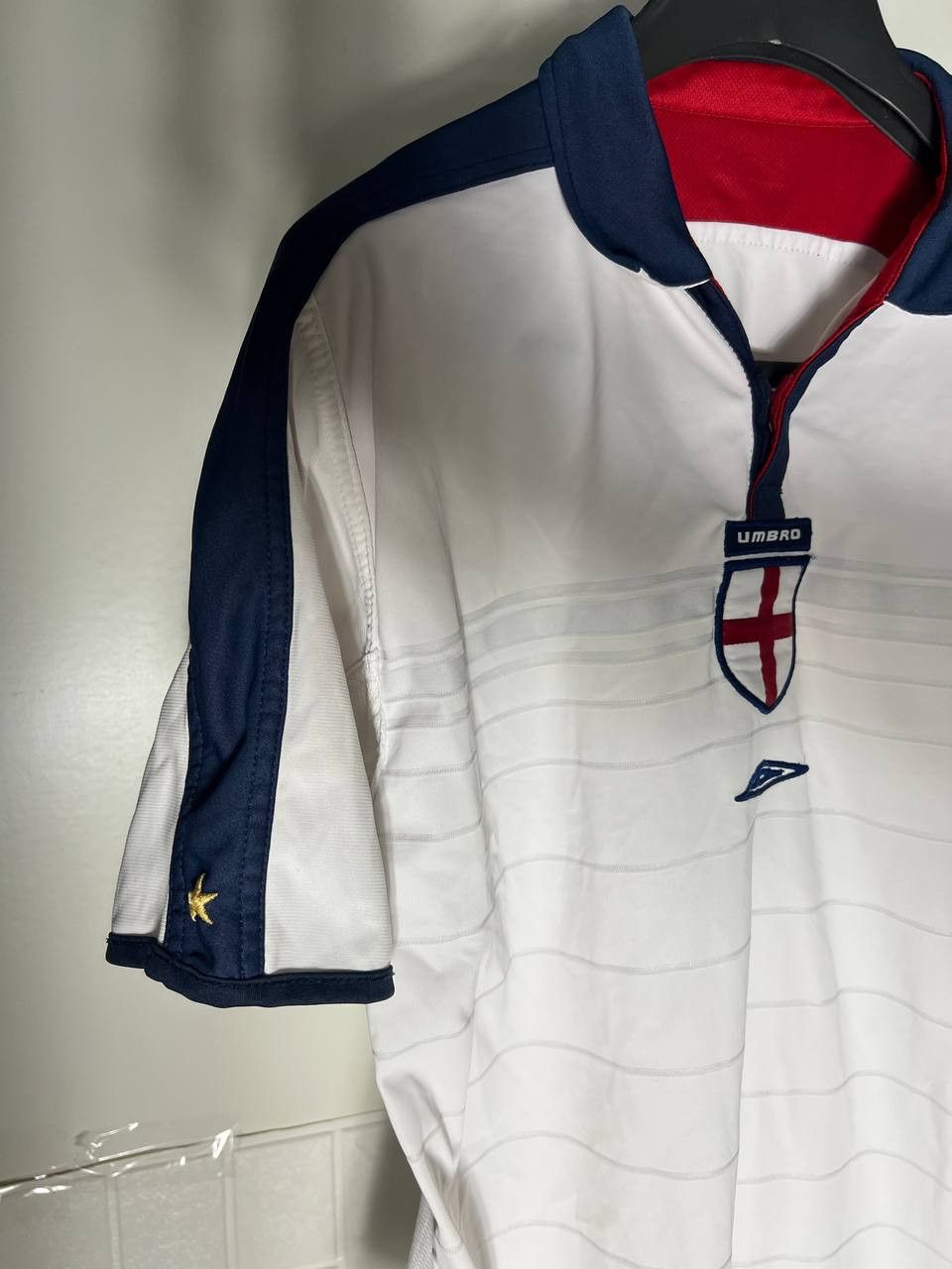 Umbro VINTAGE UMBRO ENGLAND RETRO SOCCER JERSEY MANCHESTER 90s Y2K Size US M / EU 48-50 / 2 - 3 Thumbnail