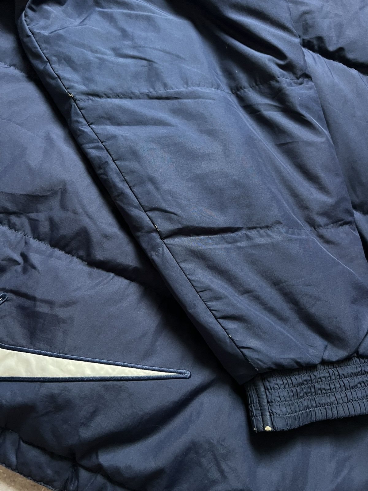 Nike Very Rare Vintage Down Jacket From Nike Big Logo Size M Y2K Size US M / EU 48-50 / 2 - 8 Thumbnail