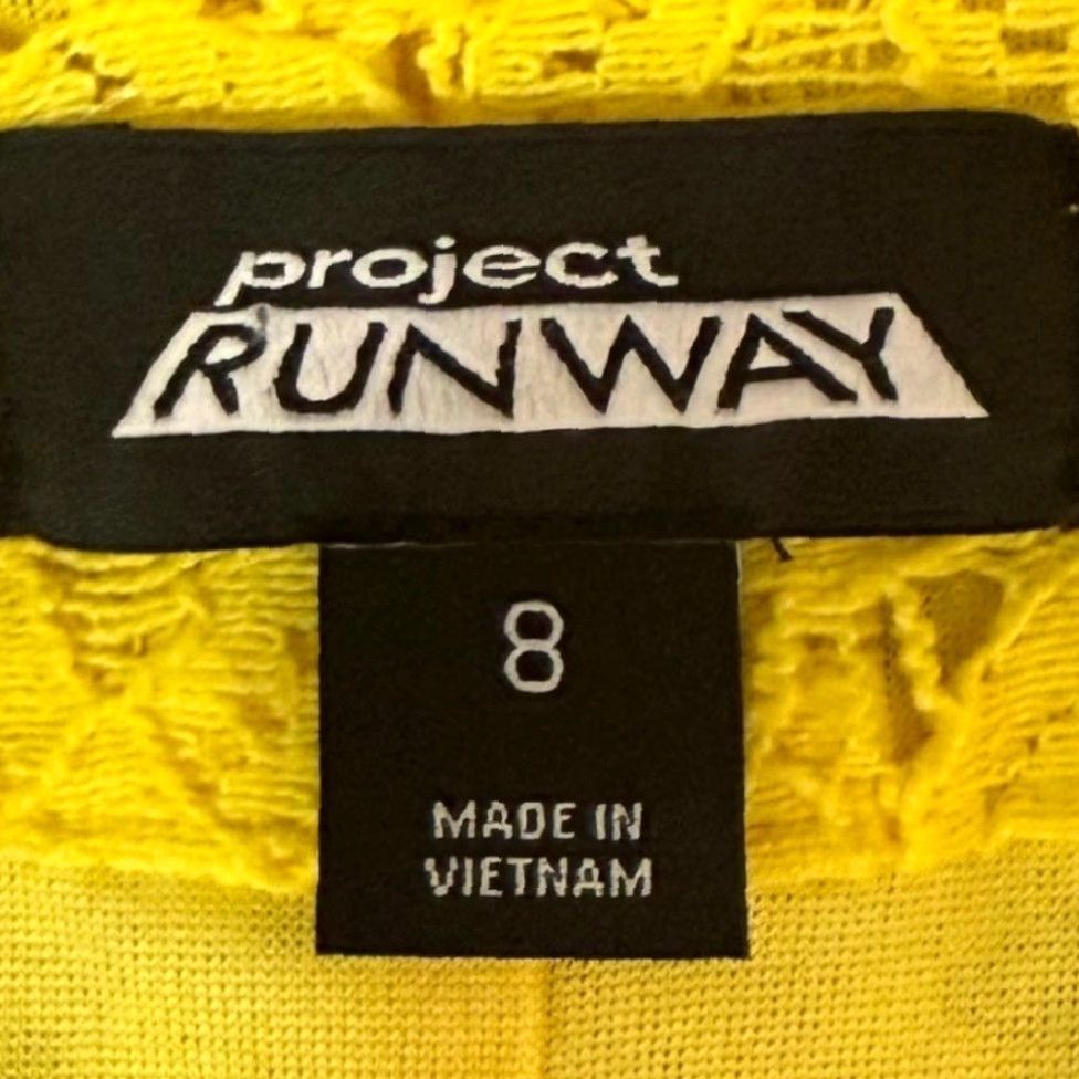 Y/Project Project Runway Skirt Knee Length Yellow Floral Lace Pencil Womens 60s Vintage No 60s Theme Zip Slit Lined VINTAGE? Size 42" / US 20 - 5 Thumbnail