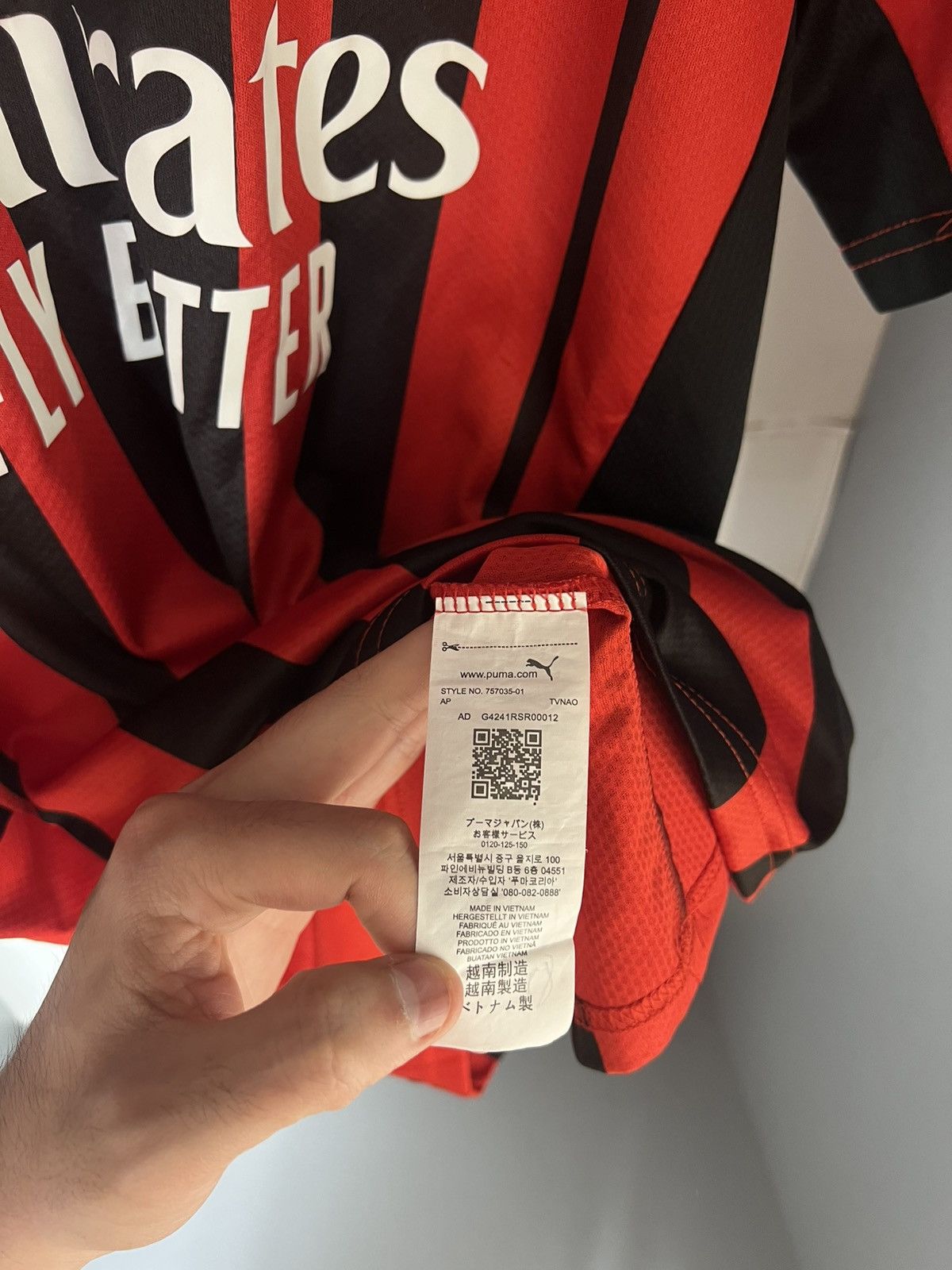 Vintage VERY RARE PUMA FC MILAN ITALY SOCCER JERSEY RETRO Y2K 90s Size US M / EU 48-50 / 2 - 6 Thumbnail