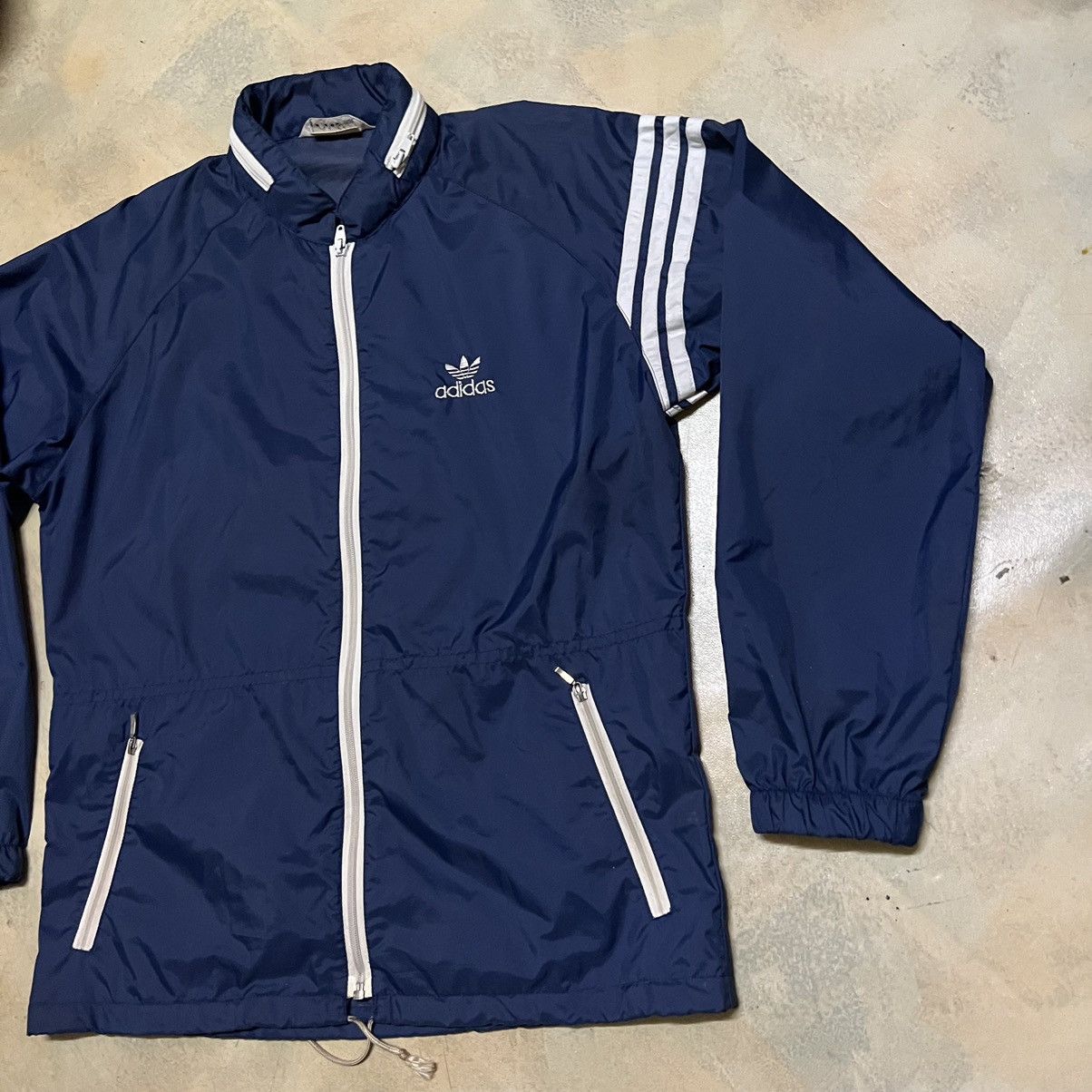 Adidas Vintage Adidas Windbreaker Light Jacket Size US L / EU 52-54 / 3 - 2 Thumbnail
