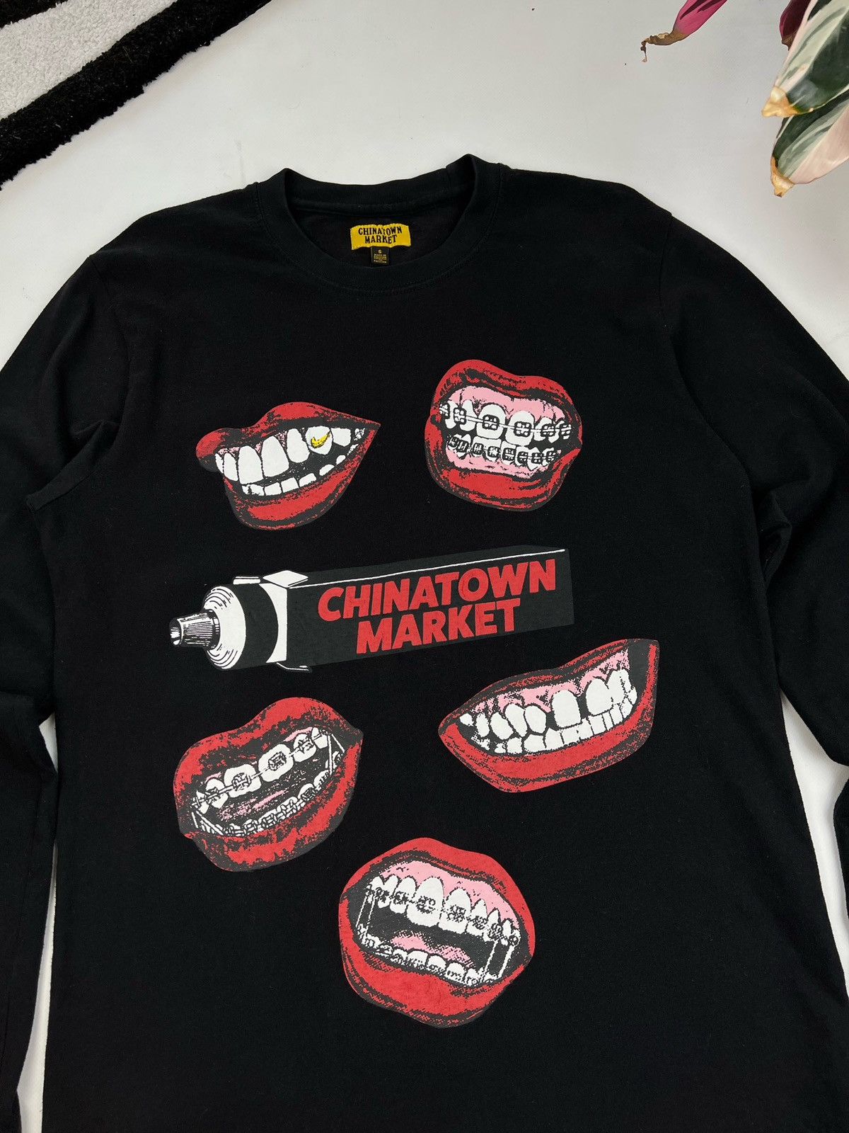 Market China Town Market Long Sleeve t shirt lips Size US S / EU 44-46 / 1 - 2 Thumbnail