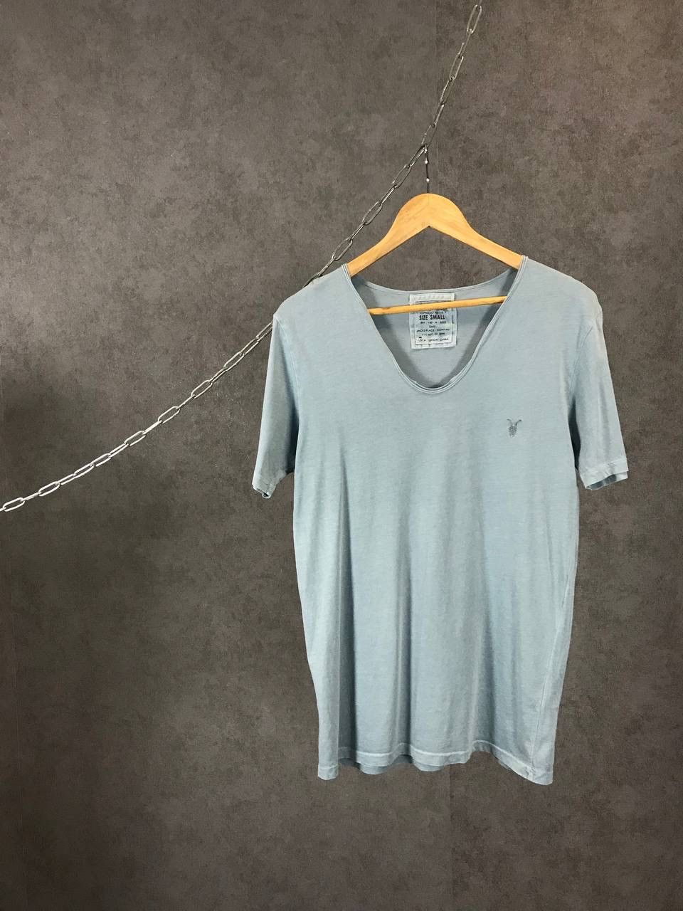 Allsaints Allsaints designer logo v neck tee Size US S / EU 44-46 / 1 - 1 Thumbnail
