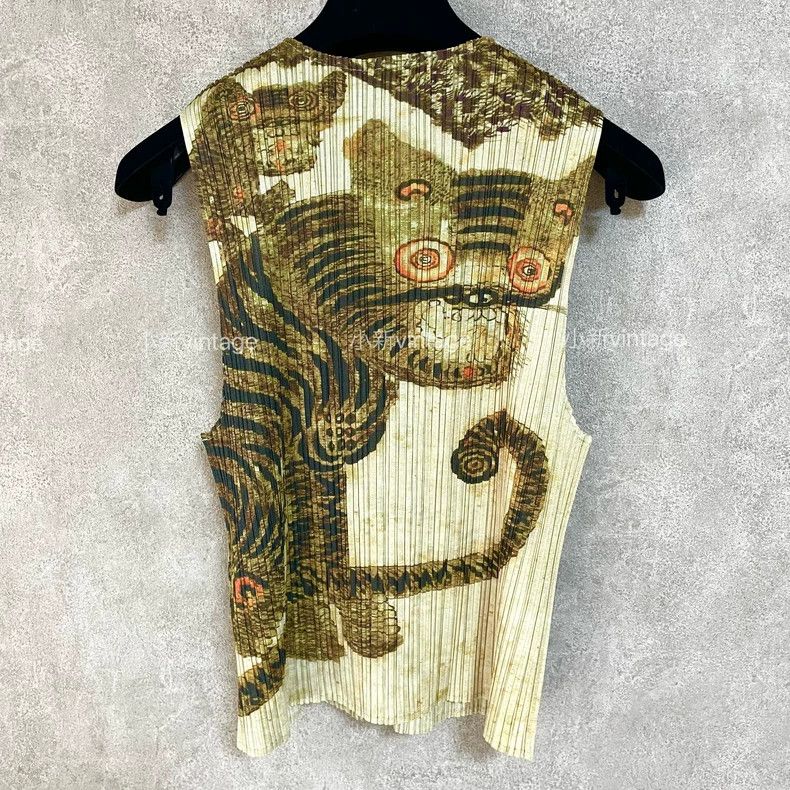 Issey Miyake Issey Miyake size:3 Yellow pleated tiger-cat vest Size XS / US 0-2 / IT 36-38 - 3 Thumbnail