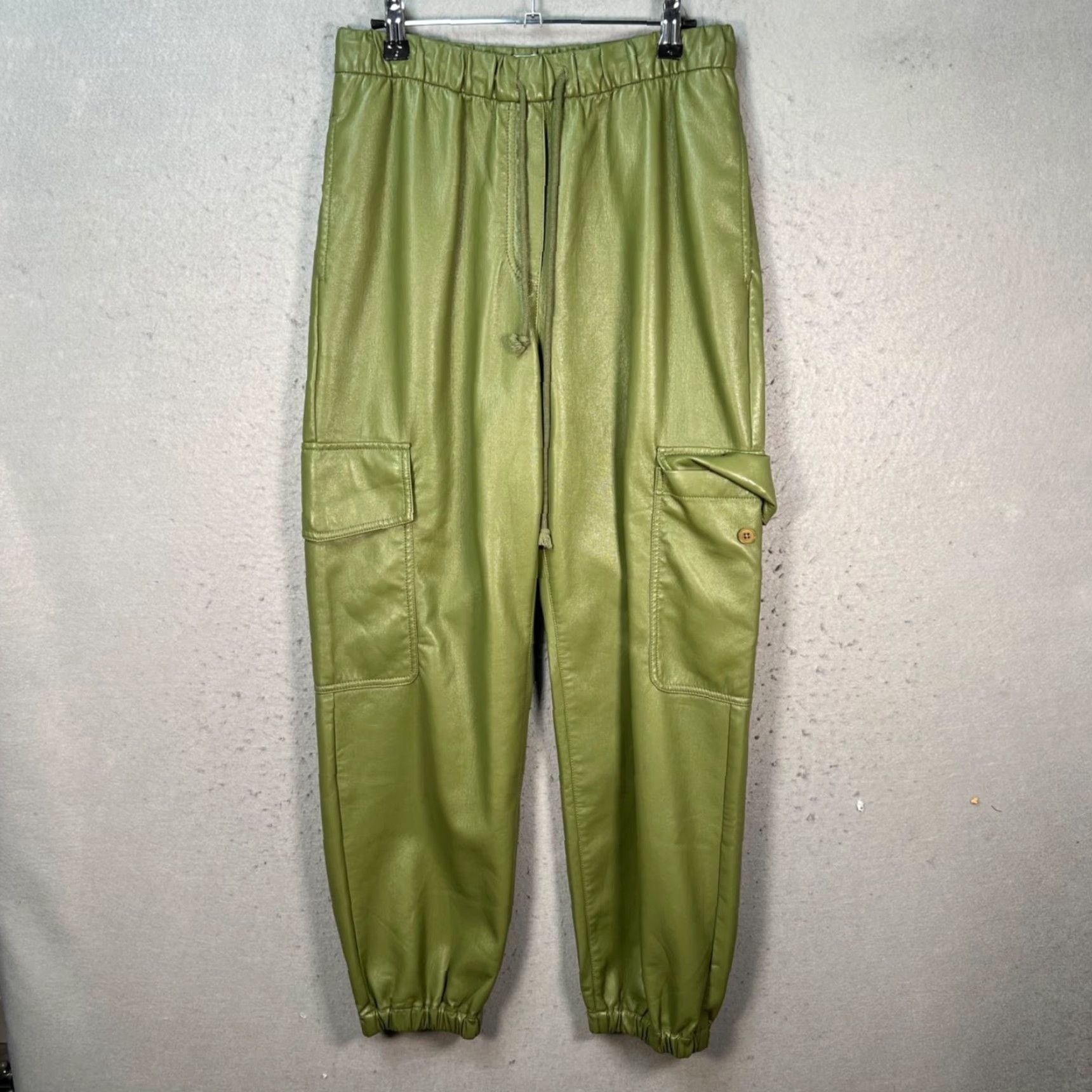 Vintage Wilfred Cargo Joggers Womens Medium Green Faux Leather Polyester Polyurethane Tapered 28in Inseam High Rise Slim Casual Pants Mens Womens Girls Size 32" / US 10 / IT 46 - 2 Thumbnail