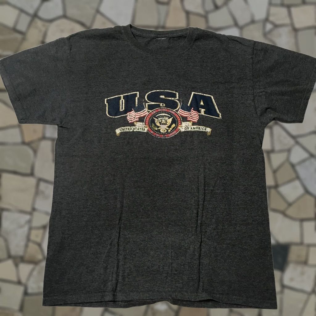 Vintage VINTAGE TORN TAG Grey Arch Short Sleeve T-Shirt USA Made USA GRAPHIC FLAG Unisex Adults M Gray Logo Northwestern College Wildcats USA Shirt Size US M / EU 48-50 / 2 - 1 Thumbnail