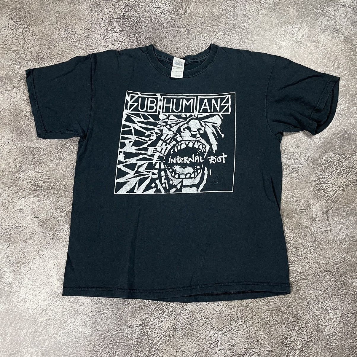 Vintage Vintage 90s Graphic Tee Horror Abstract Punk Streetwear L Size US L / EU 52-54 / 3 - 1 Thumbnail