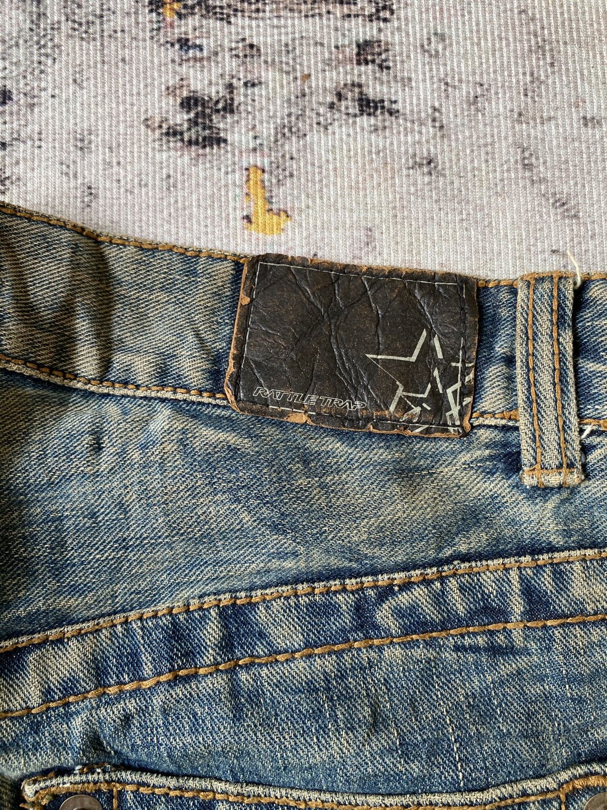 Japanese Brand Rattle Trap Claw Mark Distressed Curve Leg Flare Denim Size US 32 / EU 48 - 16 Thumbnail
