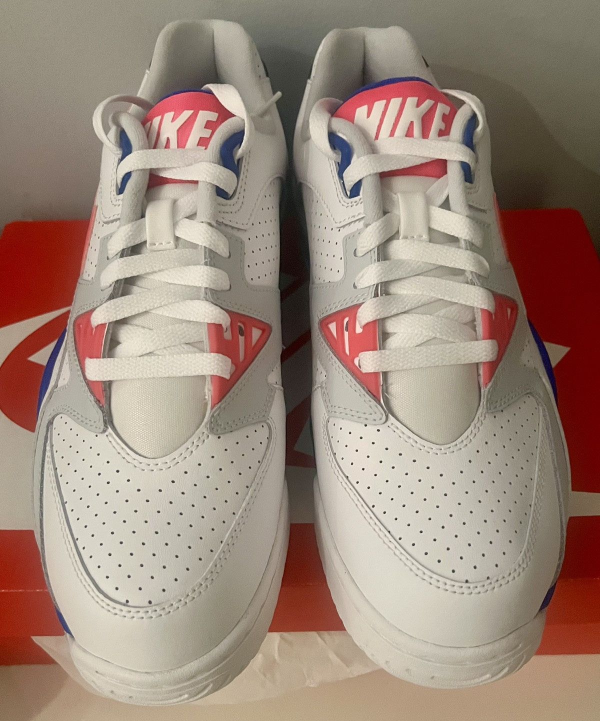 Nike Authentic Nike Air Cross Trainer 3 low hyper pink racer blue Size US 10.5 / EU 43-44 - 2 Thumbnail