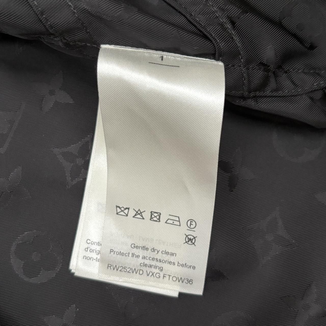 Louis Vuitton Louis Vuitton Black Cropped Monogram Windbreaker Jacket Size XXS / US 00 / IT 34 - 14 Thumbnail