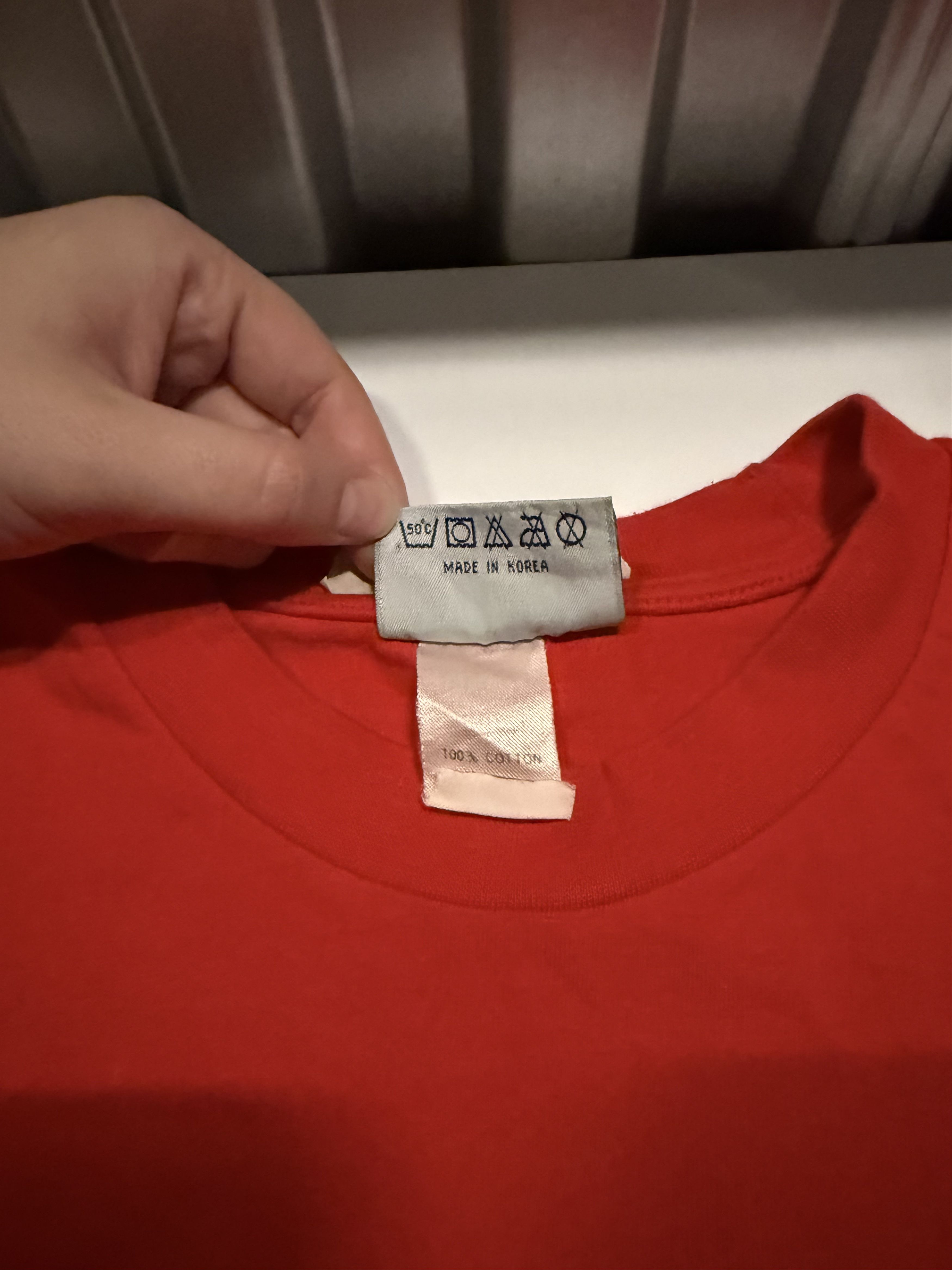 Other Vintage Wu Wear Globe Logo Tee — Red Made in Korea (1990s) Size US XL / EU 56 / 4 - 3 Thumbnail