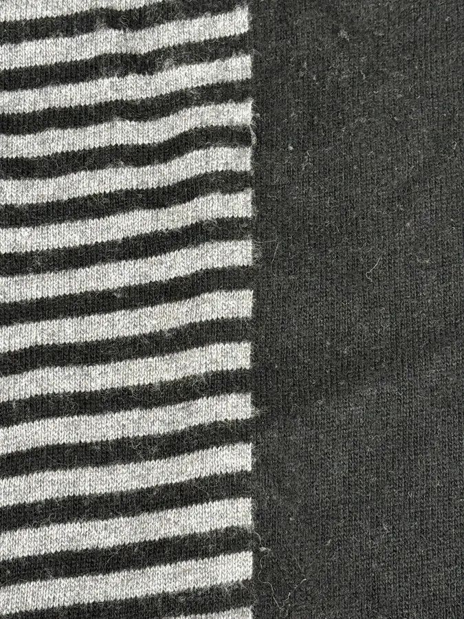 Dolce & Gabbana 2010s Dolce & Gabbana Grey & Black Striped Beanie & Scarf Set Size ONE SIZE - 11 Thumbnail