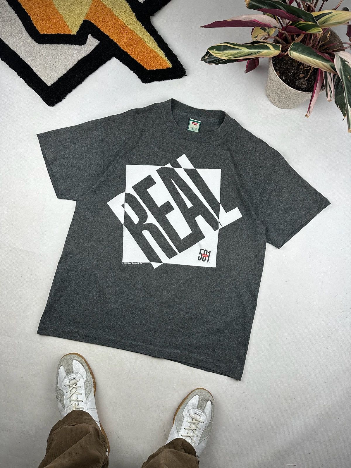Levi's × Vintage Vintage 1993 Levis tShirt real 501 tee Size US L / EU 52-54 / 3 - 1 Thumbnail