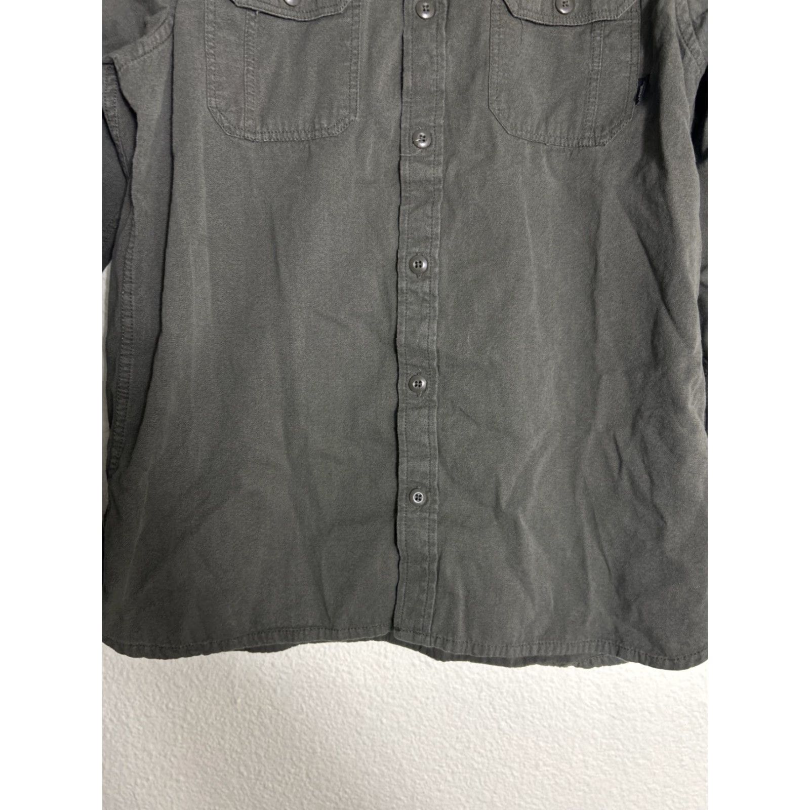 Vans Vans Army Green Long Sleeve Button-Up Shirt Mens M 100% Cotton Classic Fit Size US M / EU 48-50 / 2 - 5 Thumbnail