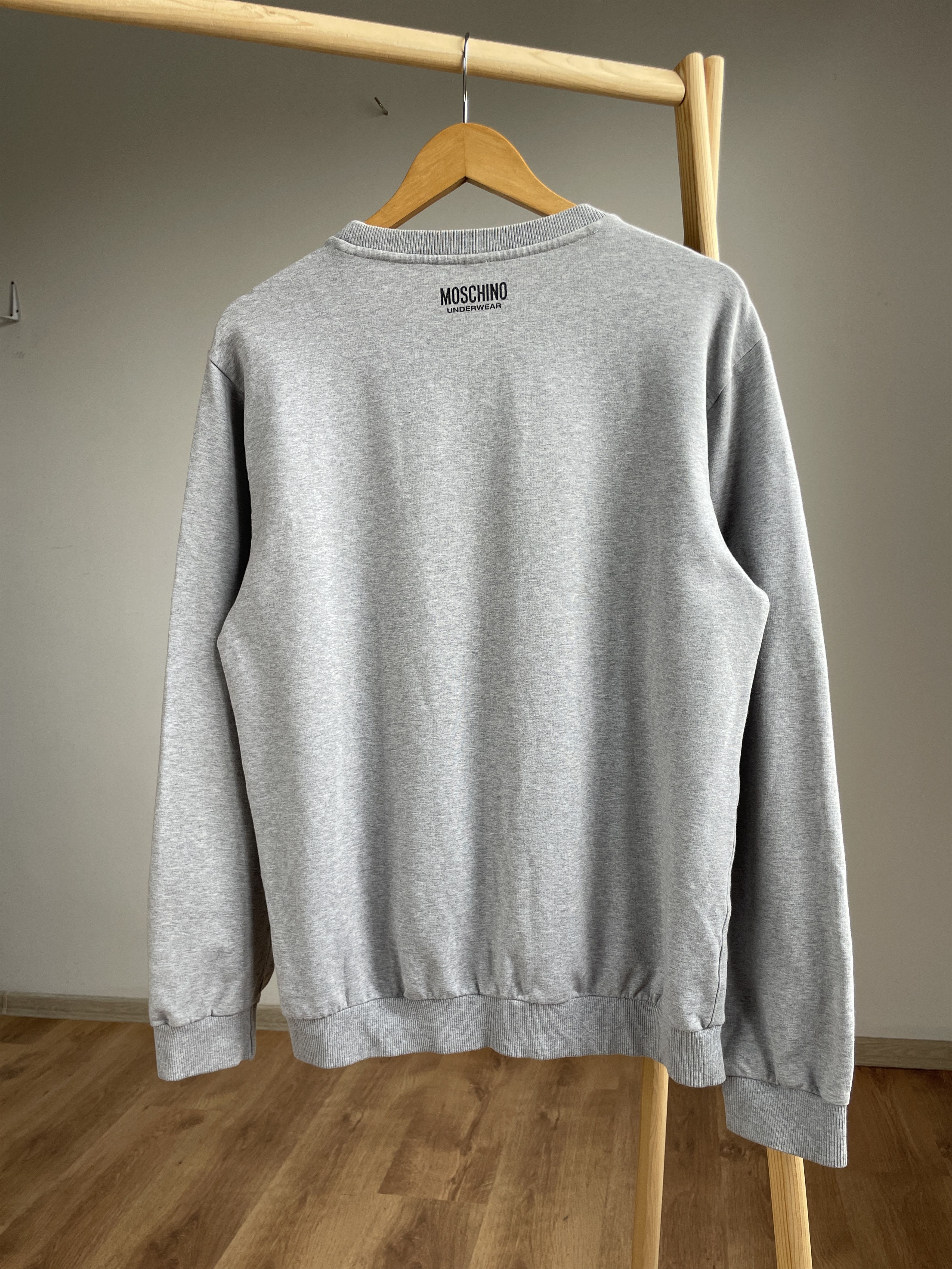 Moschino Moschino Tape Logo Crew Neck Sweatshirt SIze US M Size US M / EU 48-50 / 2 - 2 Thumbnail