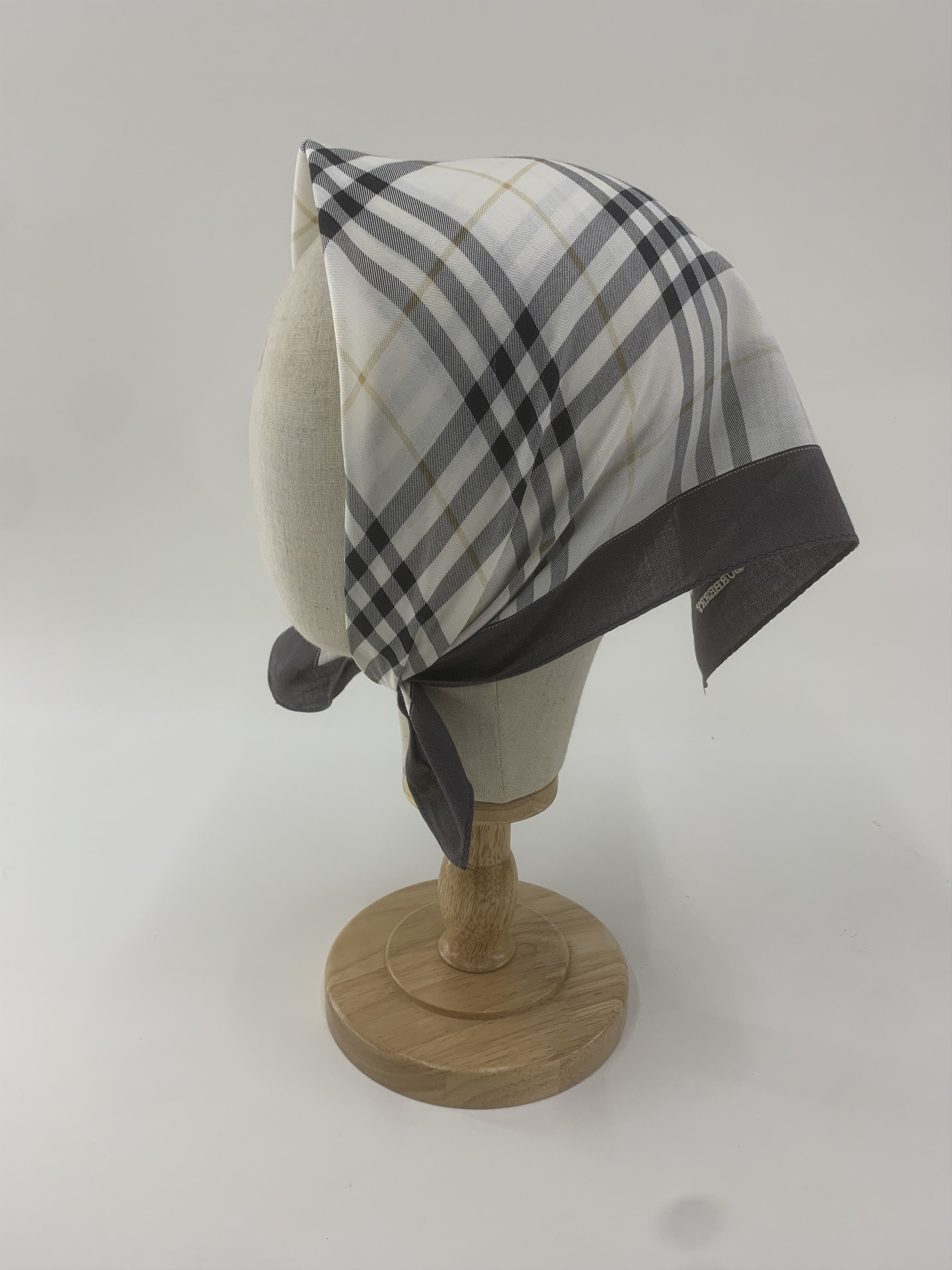 Burberry Burberry Handkerchief Bandana Neckerchief Pocket Square Size ONE SIZE - 3 Thumbnail
