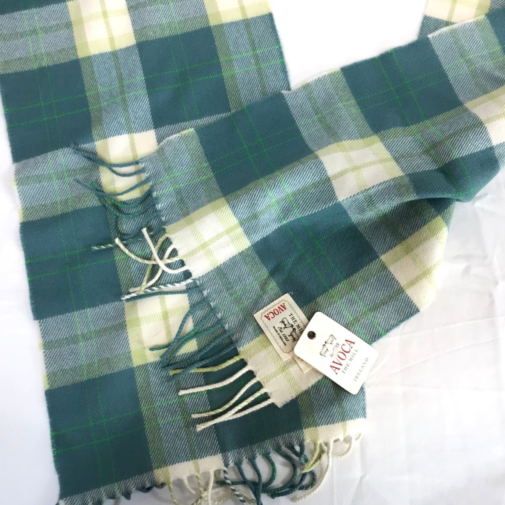 MILLY VINTAGE The Mill Ireland Scarf 100% Pure New Wool Green Teal Plaid Fringed NWT Size ONE SIZE - 3 Thumbnail