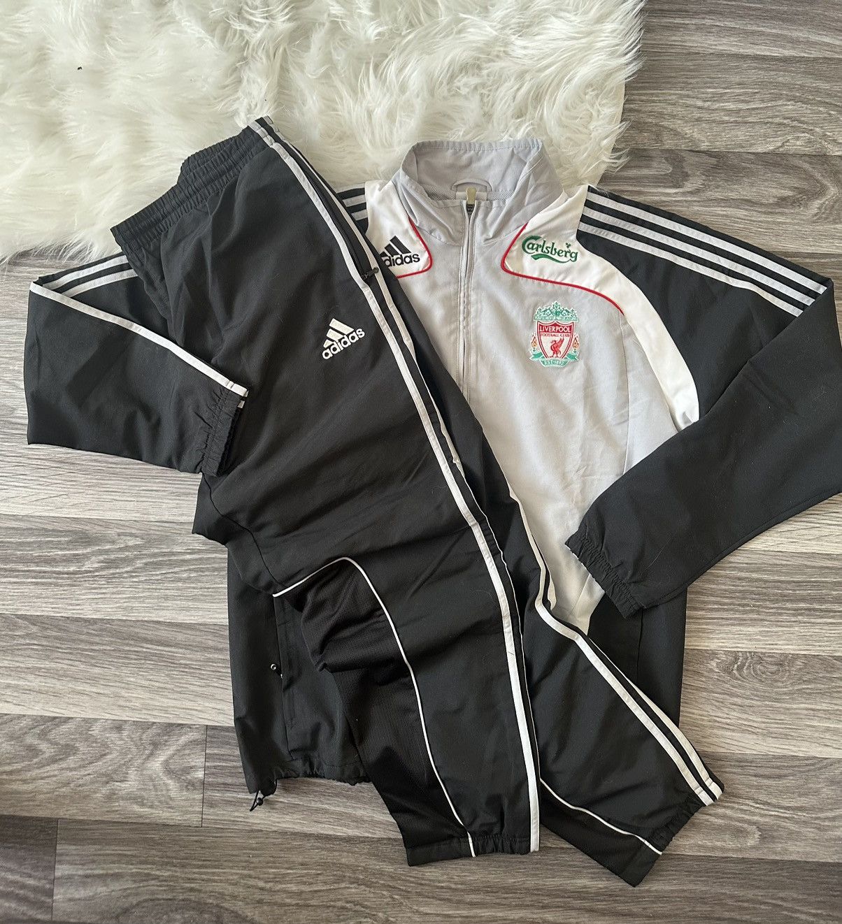 Adidas Adidas Liverpool Vintage 2008-2009 Tracksuit Galsberg hype Size US L / EU 52-54 / 3 - 1 Thumbnail