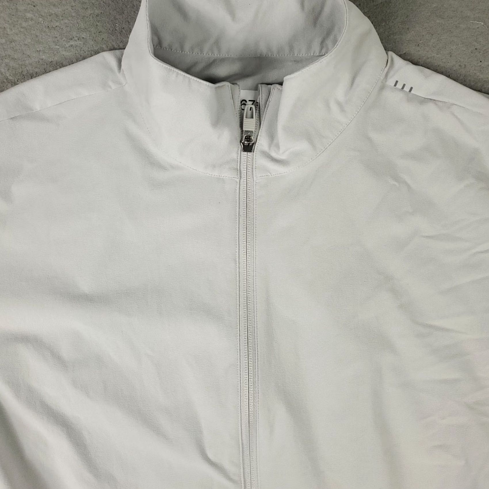 Lululemon Lululemon Jacket Mens Large Light Gray Full Zip Athletic Lightweight Windbreaker Size US L / EU 52-54 / 3 - 2 Thumbnail