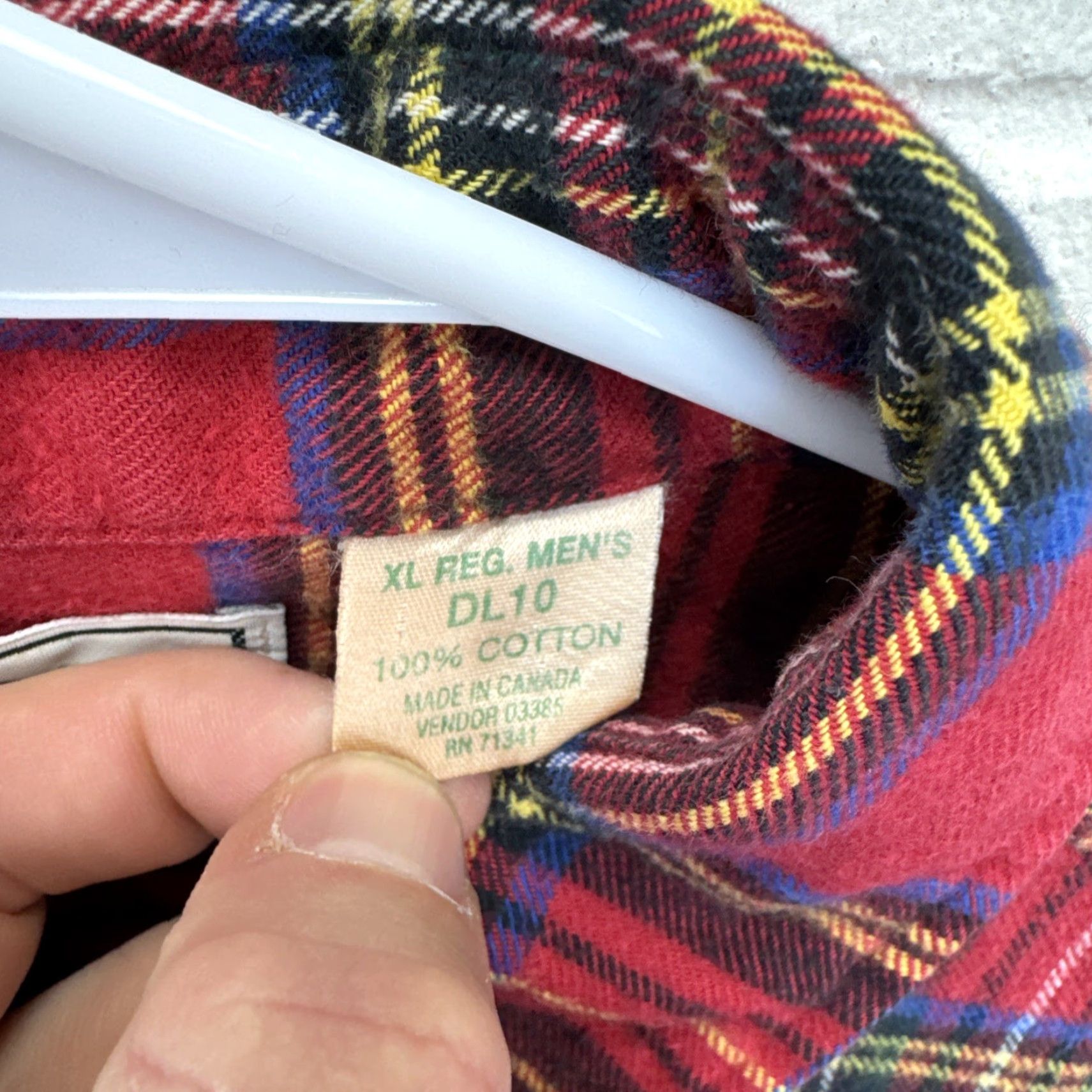 Vintage VINTAGE L.L.Bean DL10 Men’s Large Shirt Red Plaid Flannel Cotton Pocket Button-Up Christmas Plaid Shirts Mens Regular Long Sleeve Size US L / EU 52-54 / 3 - 2 Thumbnail