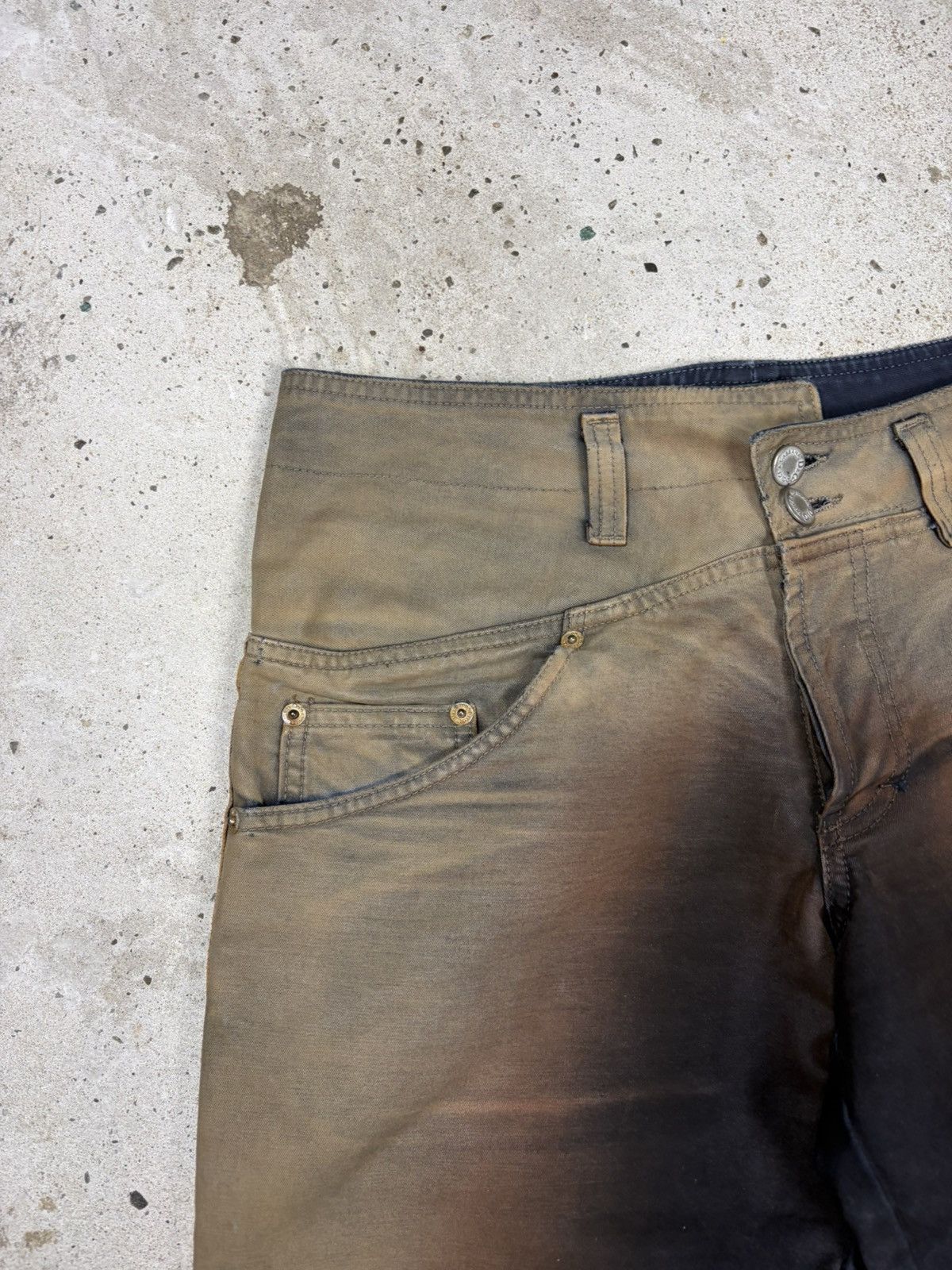 Dolce & Gabbana FW 2003 Dolce & Gabbana Utility Bronze Gradient Cargo Pants Size US 30 / EU 46 - 10 Thumbnail