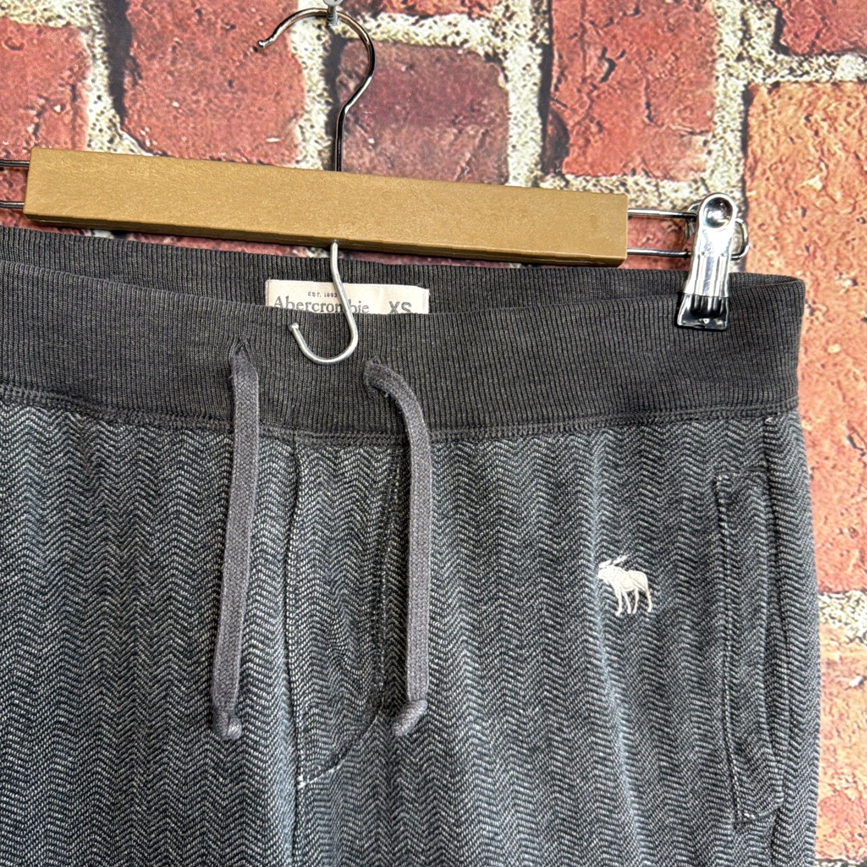 Abercrombie & Fitch Abercrombie & Fitch | Gray Mid Rise Jogger Leg Sweatpants | Men's XS Pants Size US 27 - 2 Thumbnail