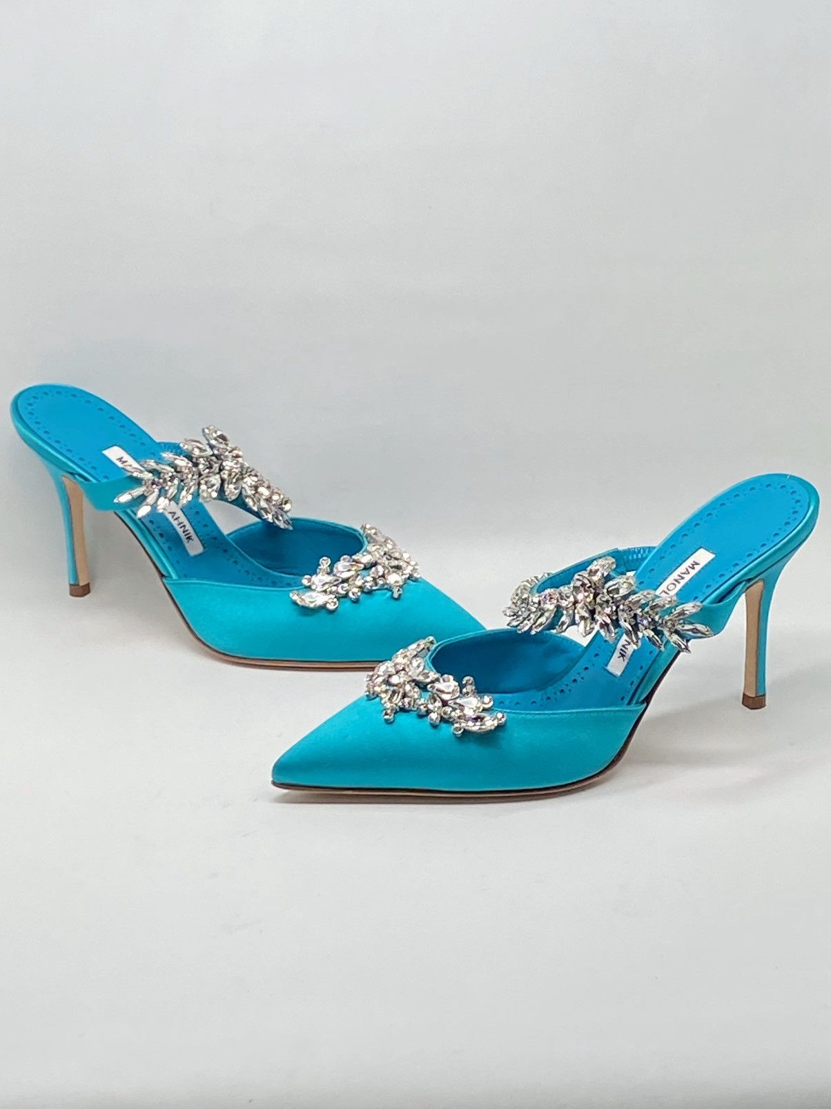 Manolo Blahnik Manolo Blahnik Lurum 90 Embellished Satin Mules size 37 Size US 7 / IT 37 - 4 Thumbnail