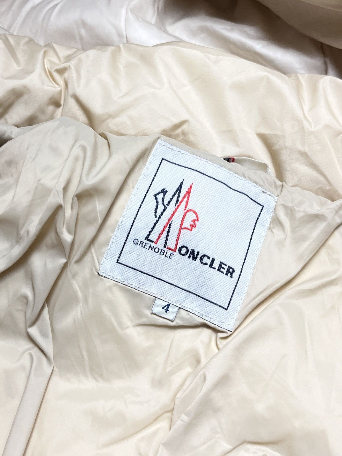 Moncler Moncler puffer jacket luxury designer Size US L / EU 52-54 / 3 - 15 Thumbnail