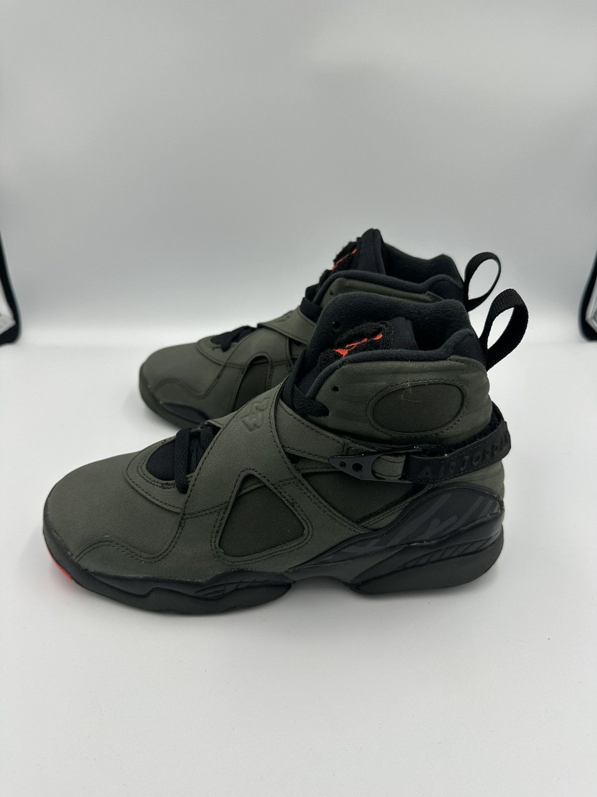 Jordan Brand × Undefeated Jordan 8 Undftd Size US 5 / EU 37 - 2 Thumbnail