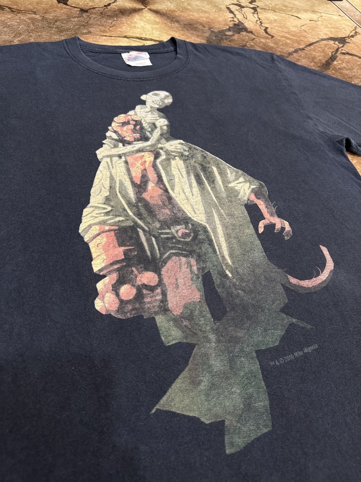 Vintage ‼️Vintage Hellboy short by mike mignola ‼️ Size US L / EU 52-54 / 3 - 5 Thumbnail