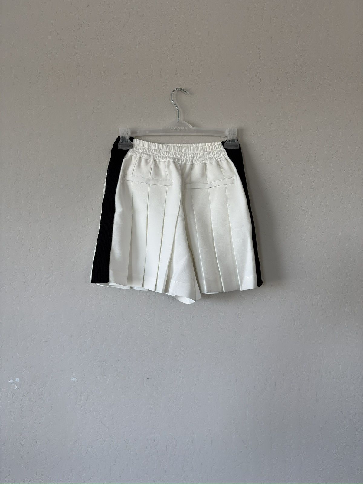 Sacai $900 Sacai Japan Pleated Spring/Summer Shorts Size 28" / US 6 / IT 42 - 6 Thumbnail