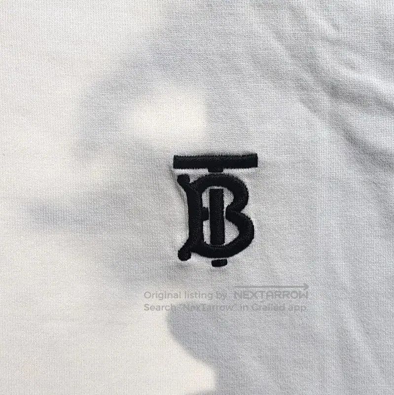 Burberry Burberry White Cotton Women's T-Shirt. Size S / US 4 / IT 40 - 5 Thumbnail