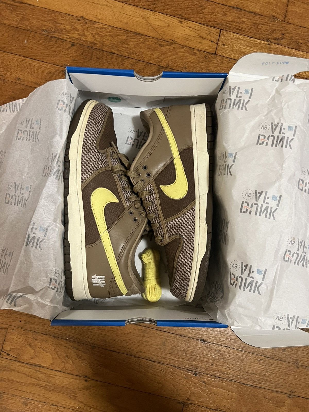 Nike × Undefeated Undefeated x Dunk Low SP ‘Canteen’ Size US 12 / EU 45 - 1 Thumbnail