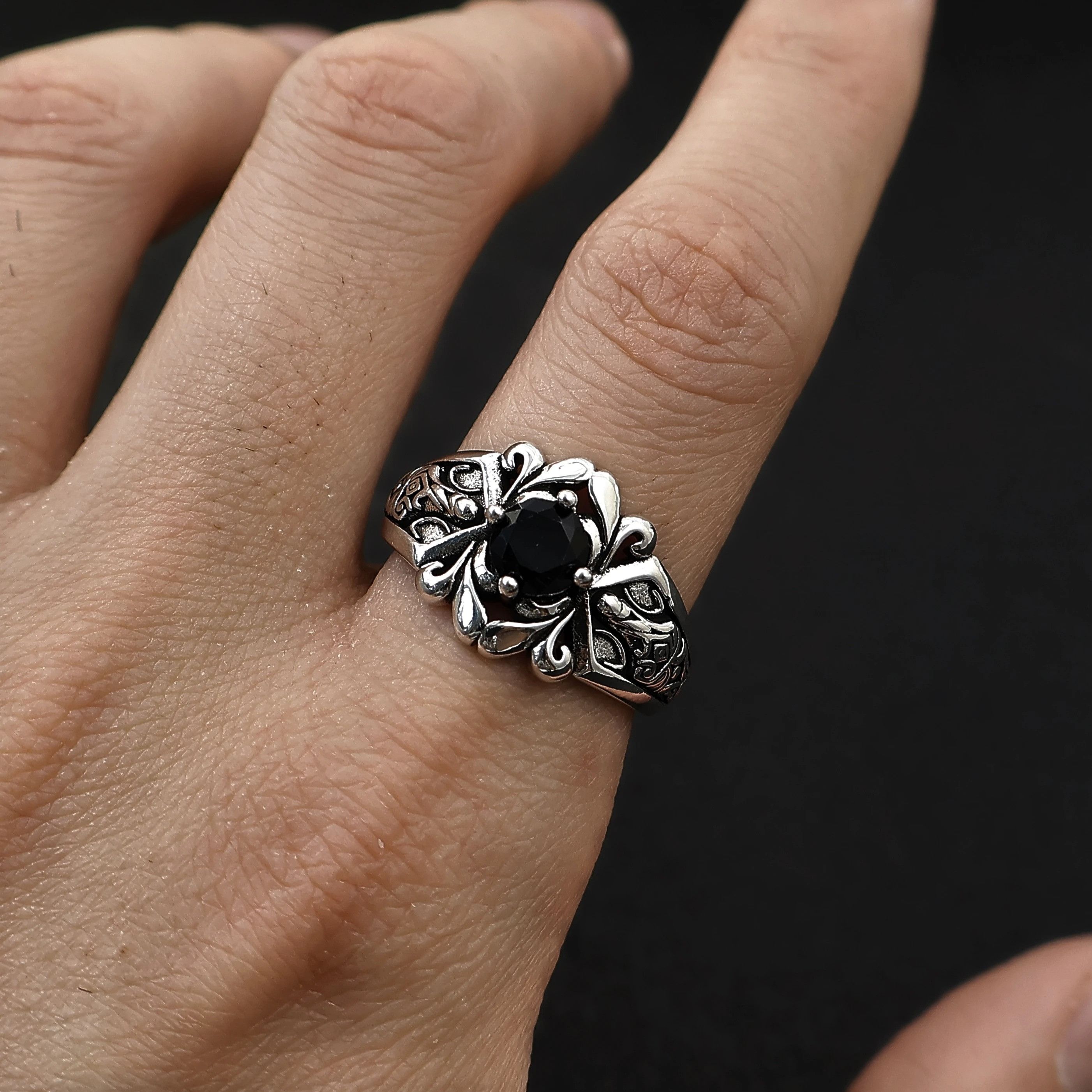 Vintage Retro Black Zircon Sword & Rose Ring Size ONE SIZE - 1 Thumbnail