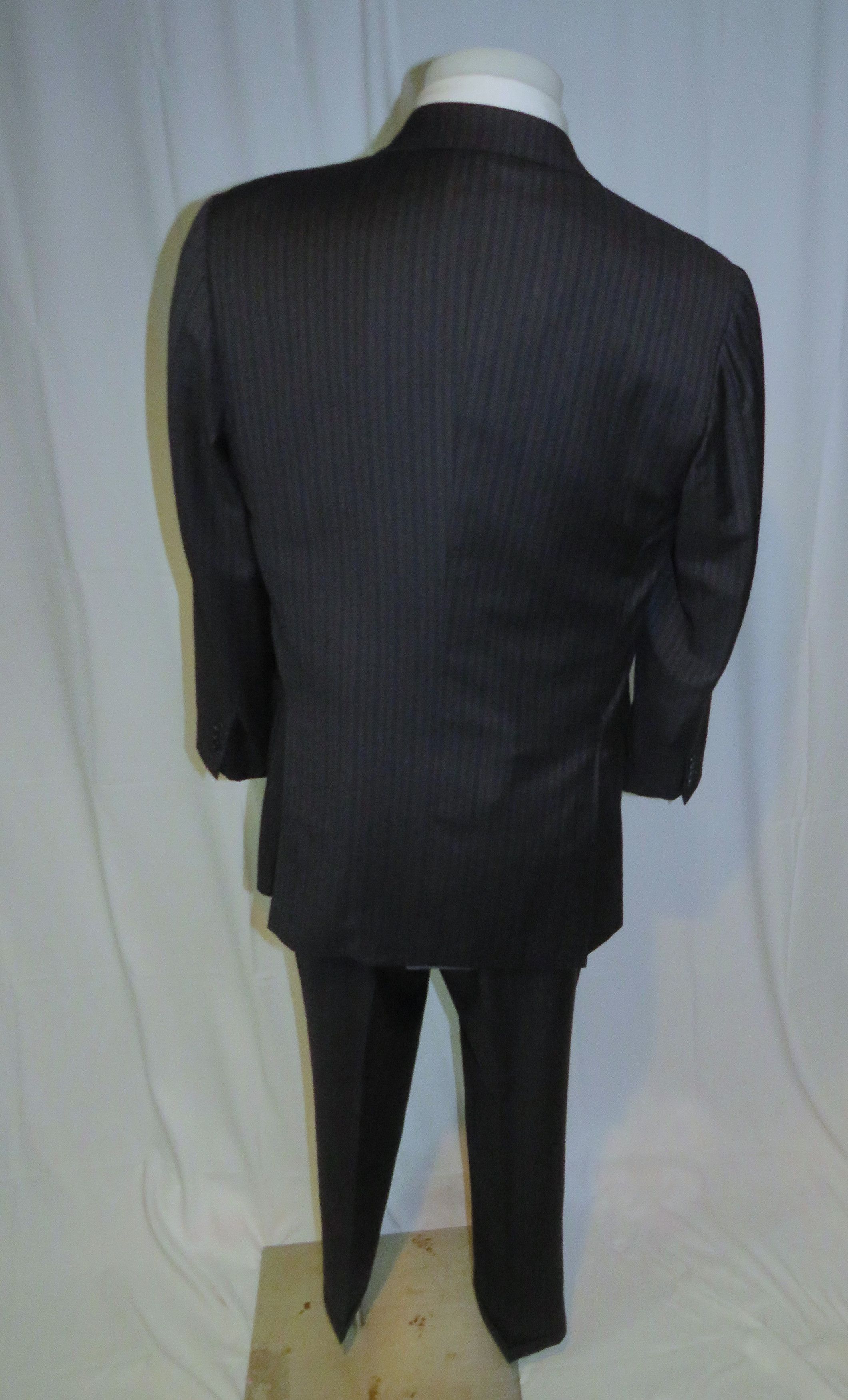 Bergdorf Goodman × Kiton Custom Made Super 200 Blue Striped Two Button Suit 43R Size 42R - 2 Thumbnail
