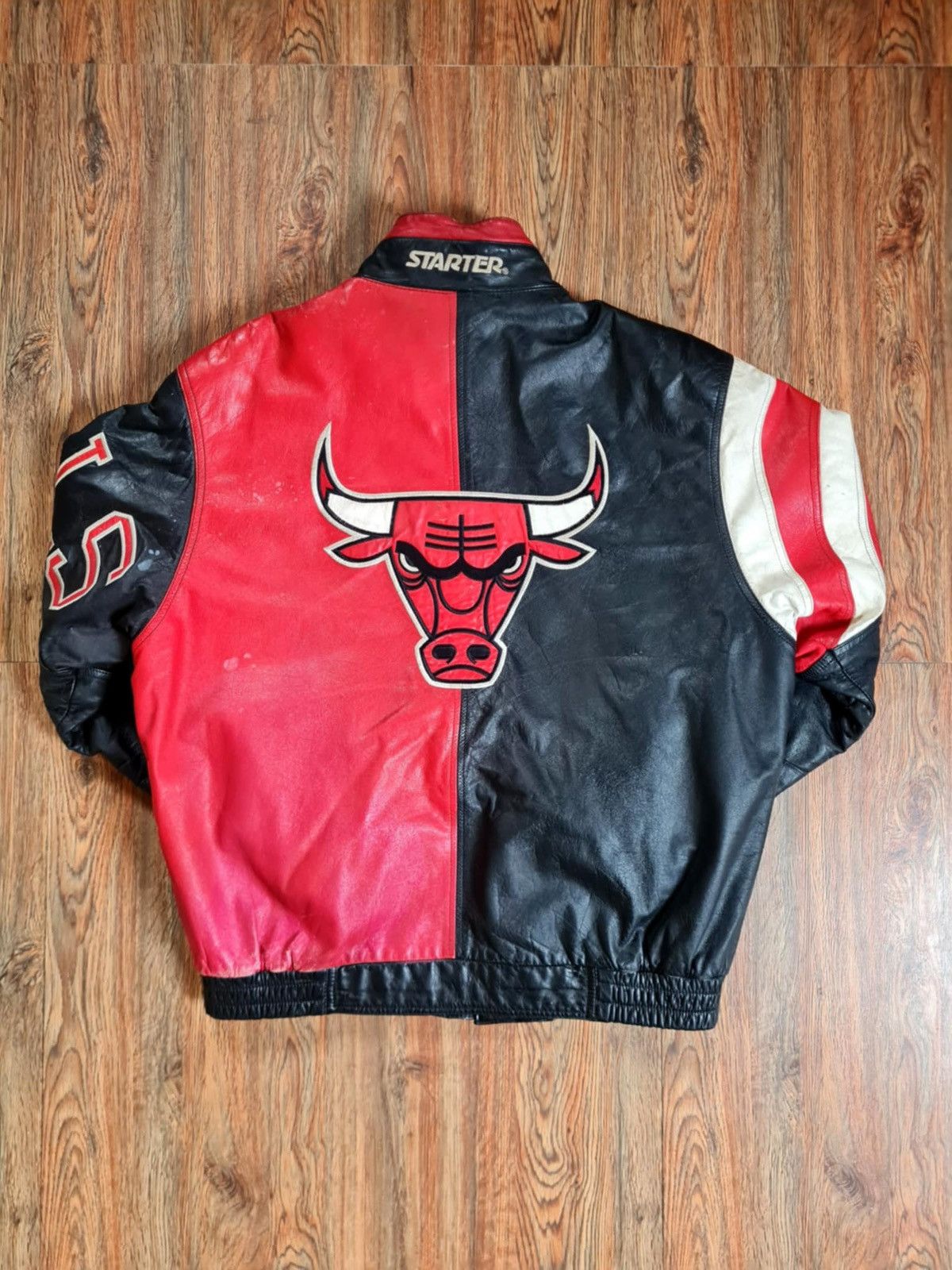 Starter Vintage Pro Player Chicago Bulls leather bomber jacket Size US XL / EU 56 / 4 - 1 Thumbnail